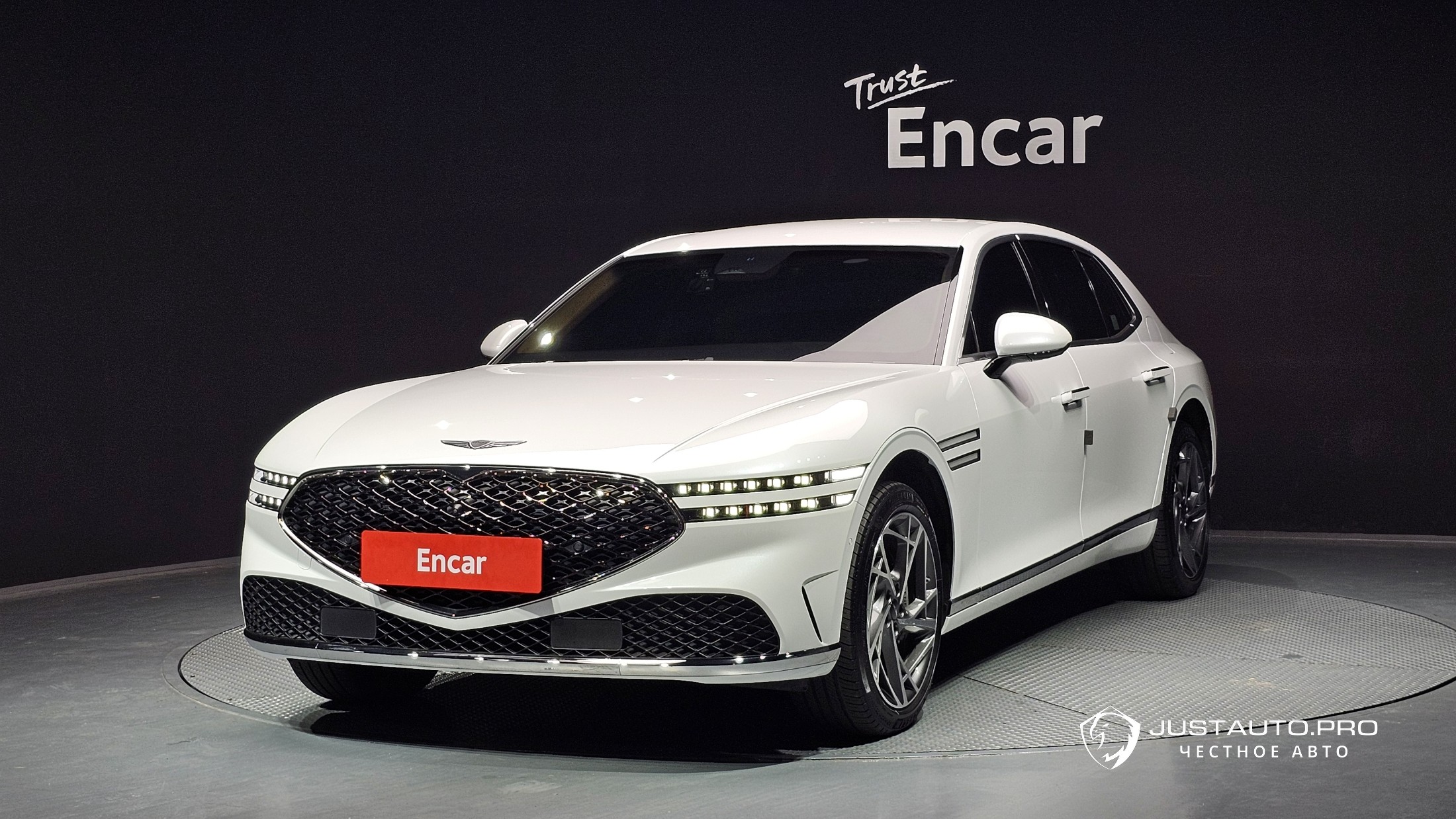 Автомобиль Genesis G90