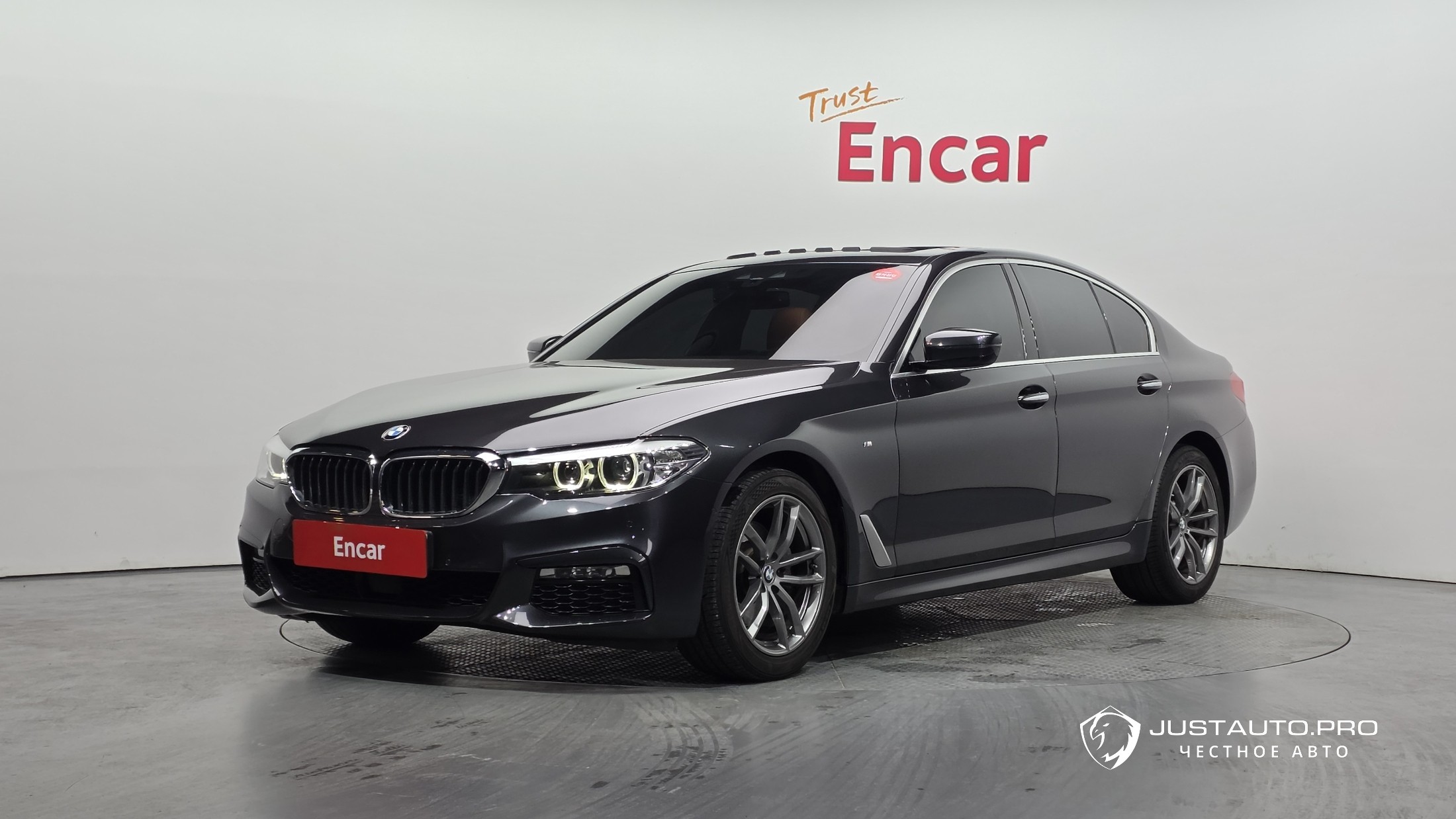 Автомобиль BMW 5-Series
