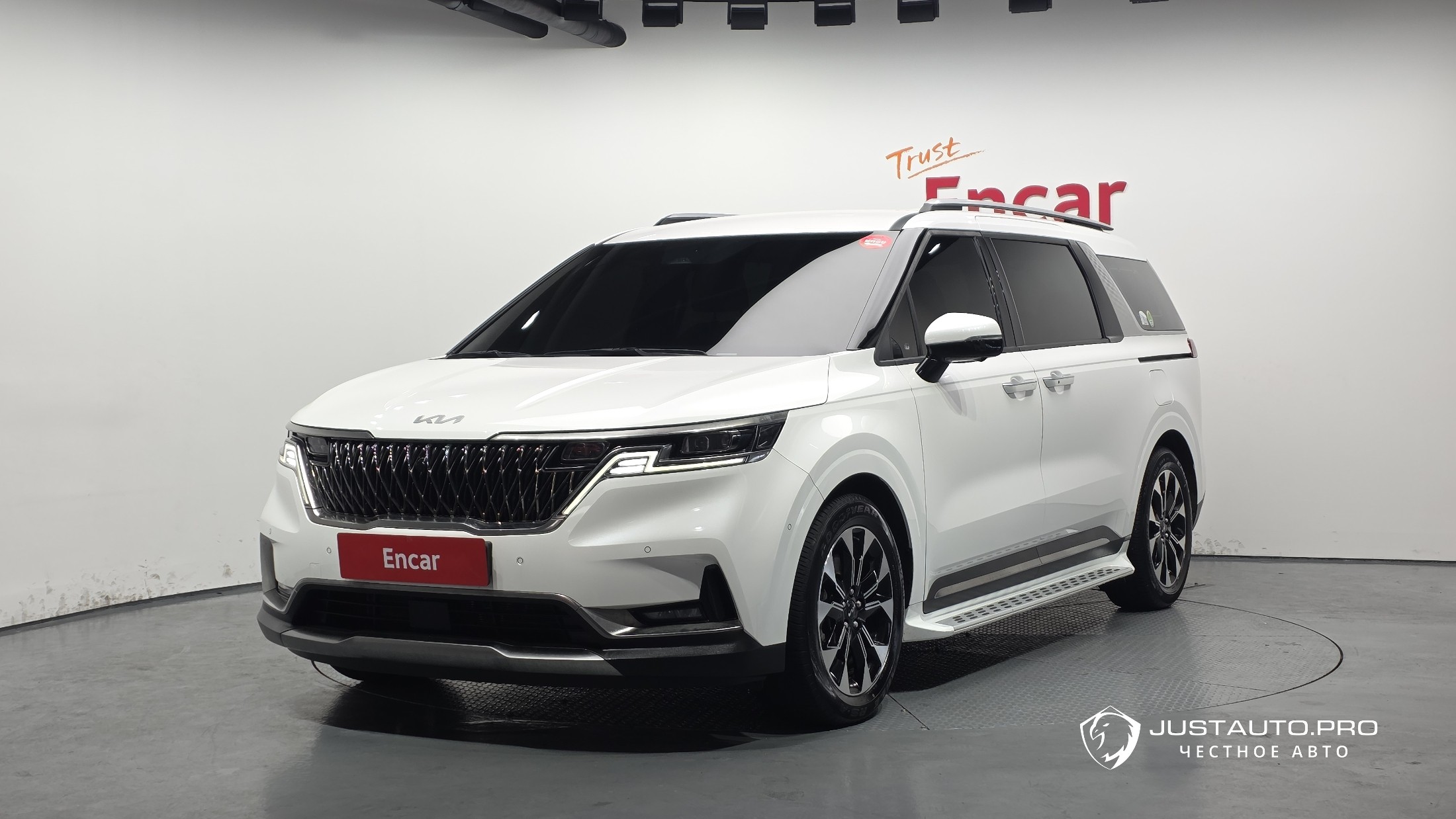 Автомобиль Kia Canival