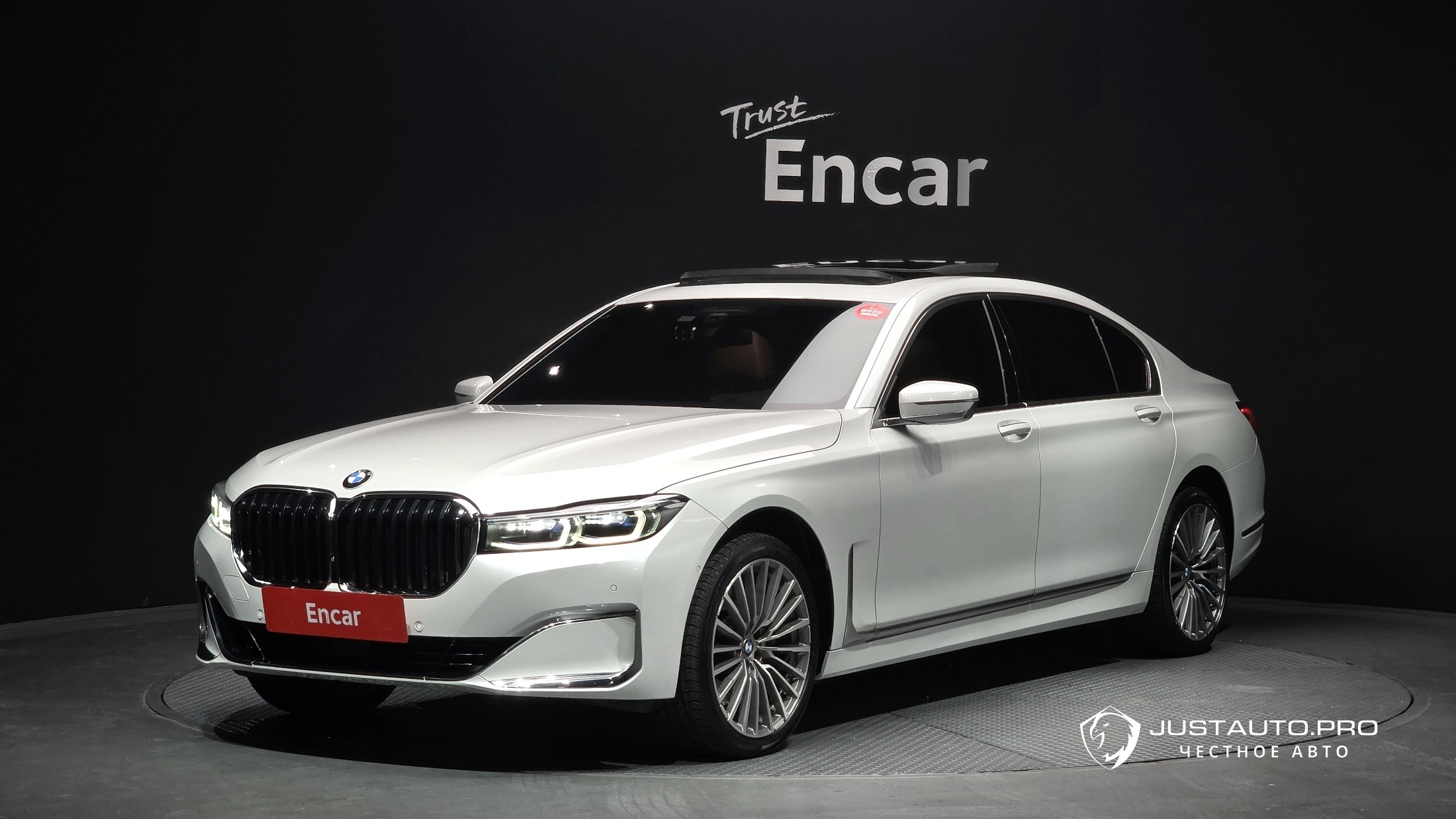 Автомобиль BMW 7-Series