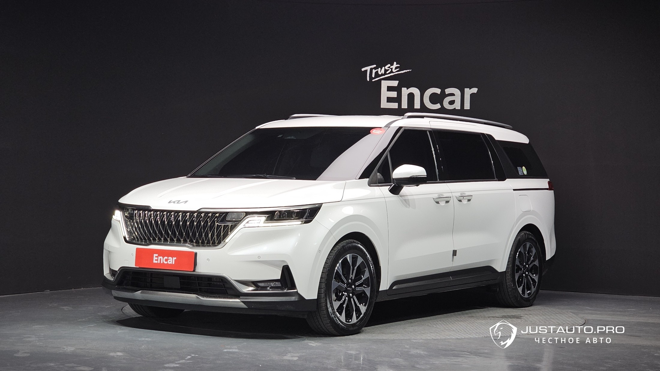 Автомобиль Kia Canival