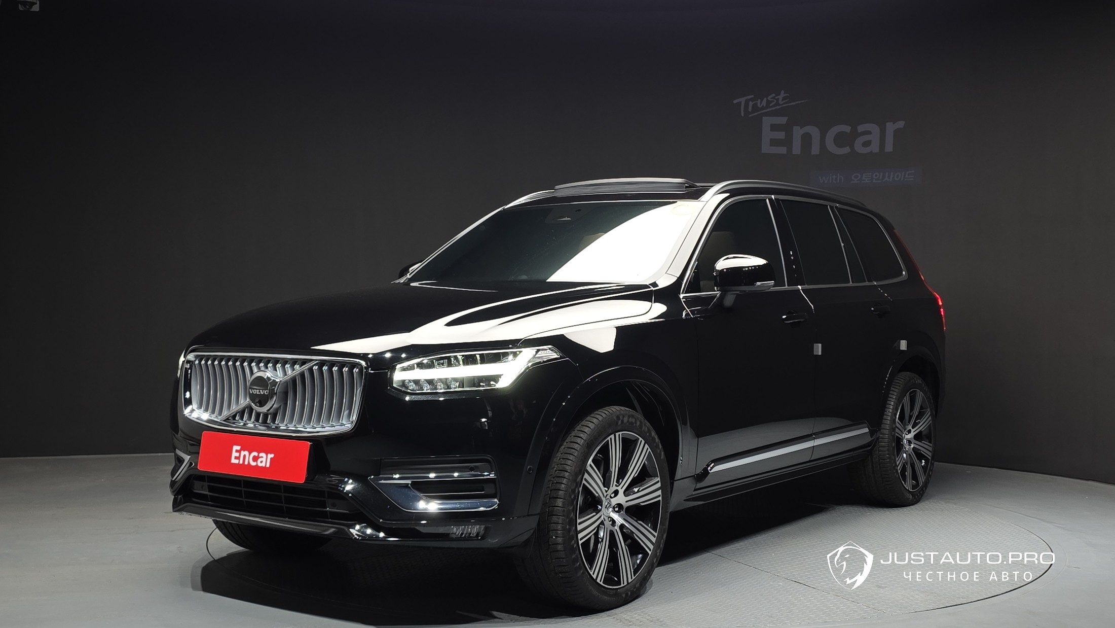 Автомобиль Volvo XC90