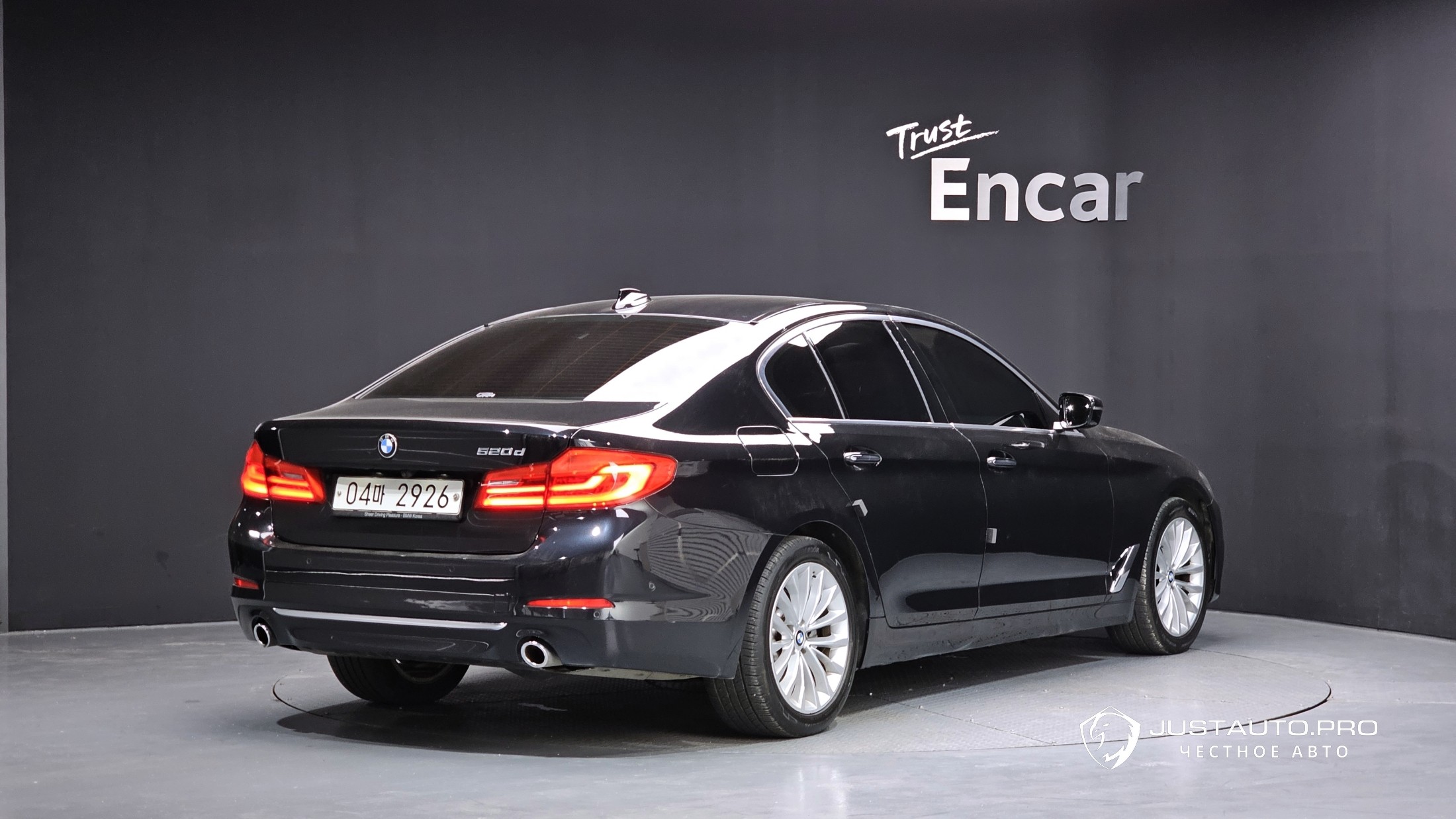 Автомобиль BMW 5-Series