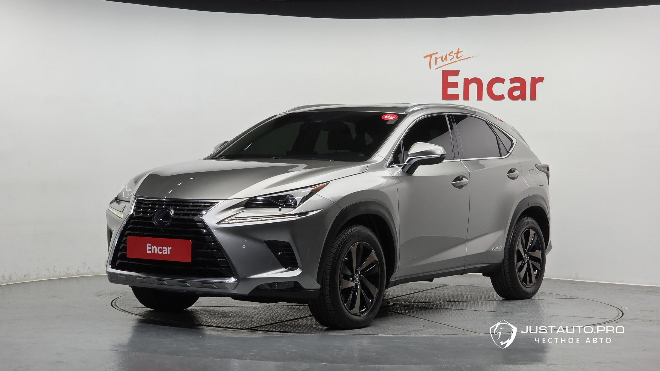 Автомобиль Lexus NX