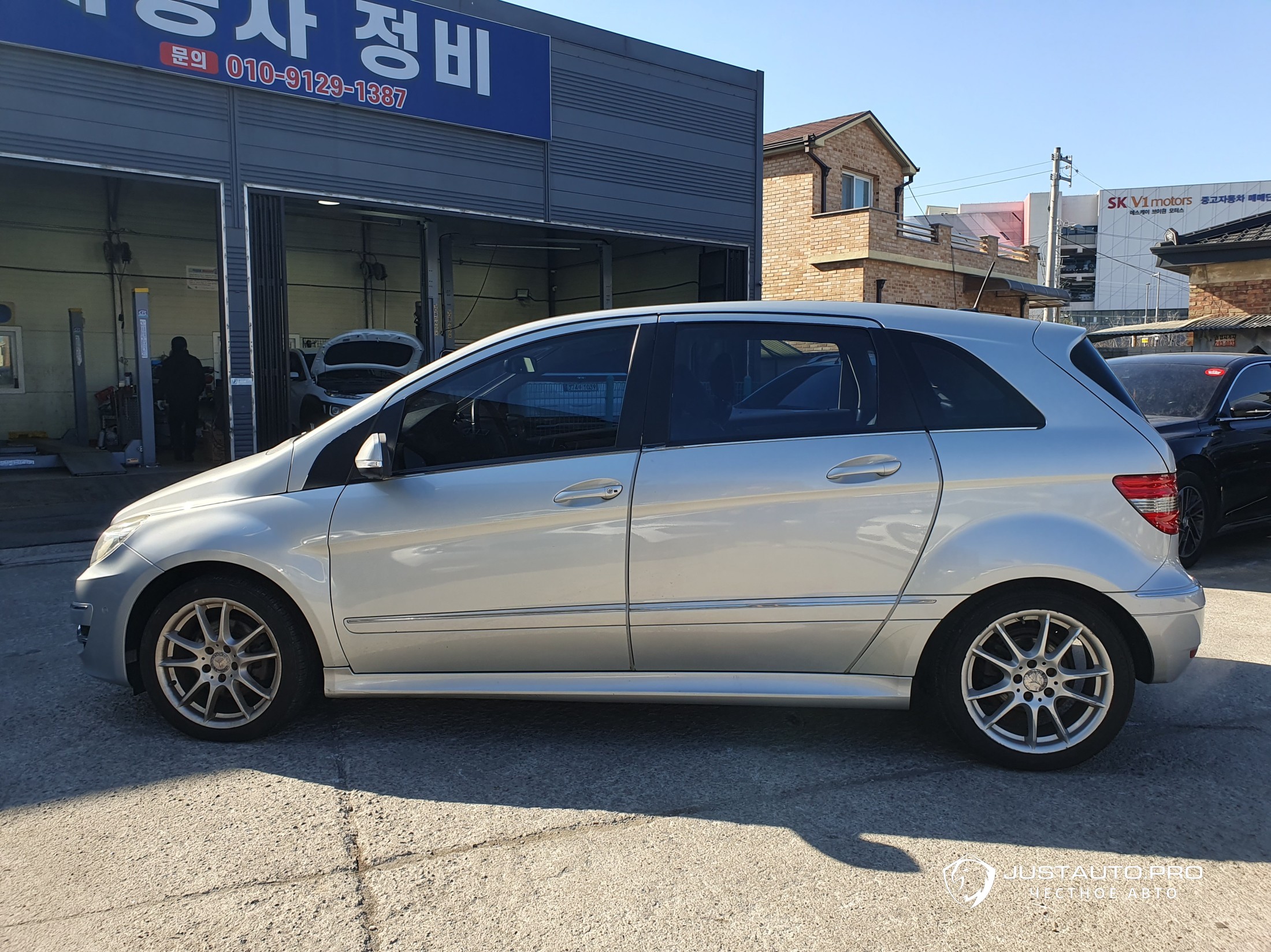 Автомобиль Mercedes-Benz B-Class