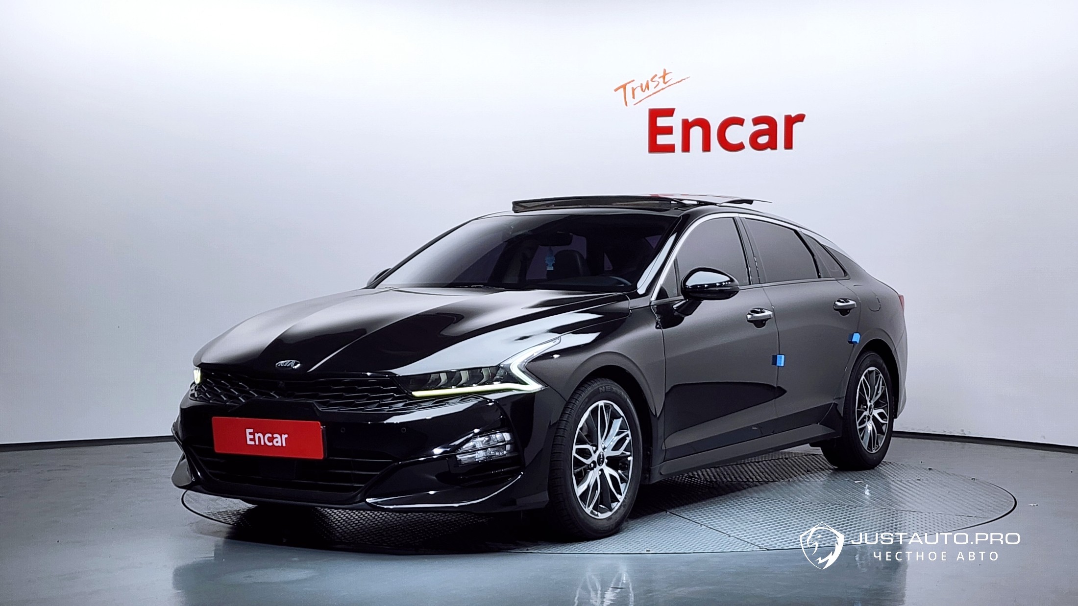 Автомобиль Kia K5