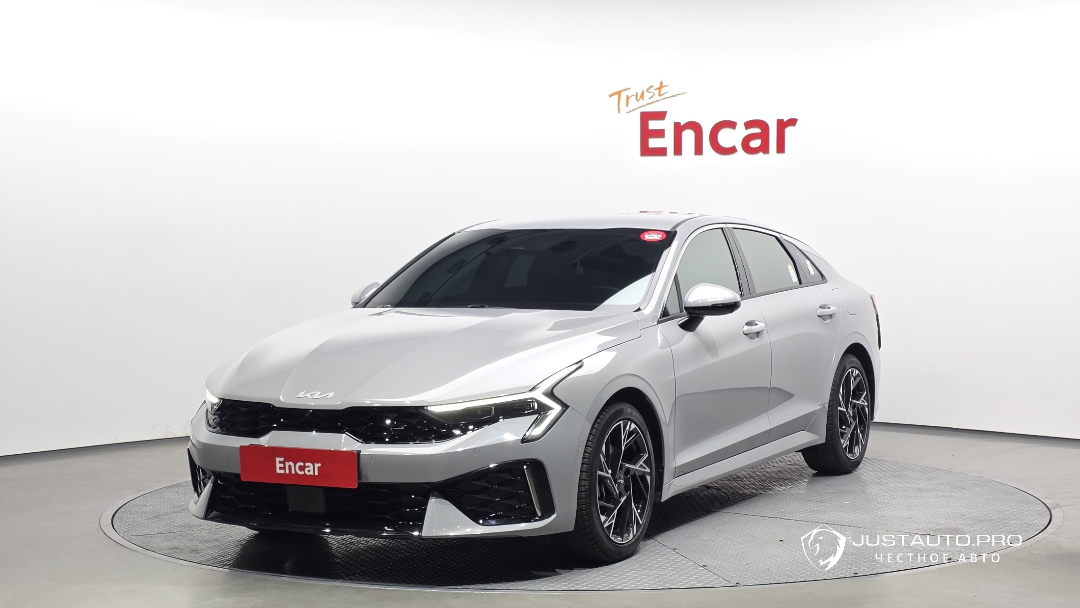 Автомобиль Kia K5