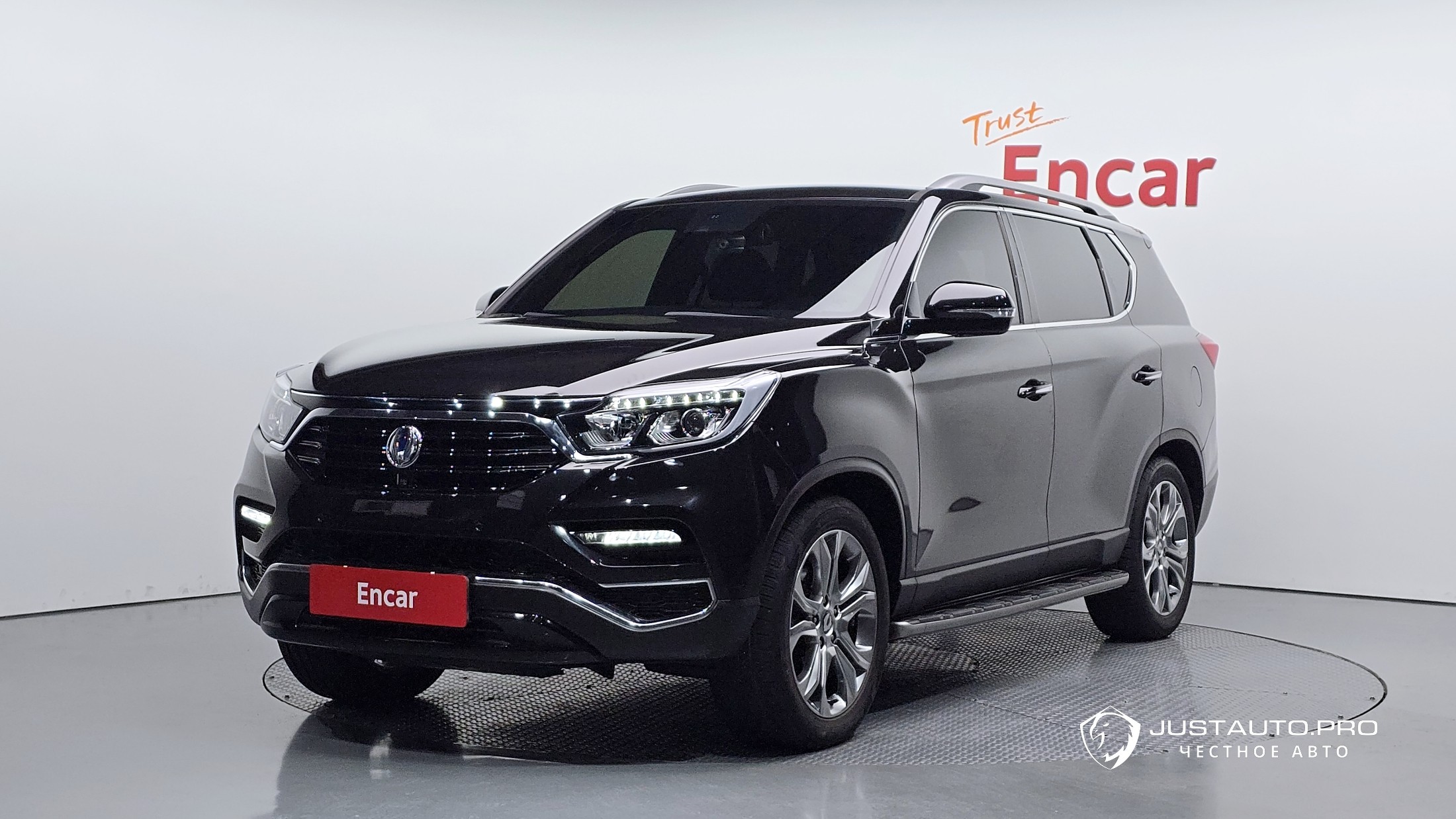 Автомобиль KG_Mobility_Ssangyong Rexton