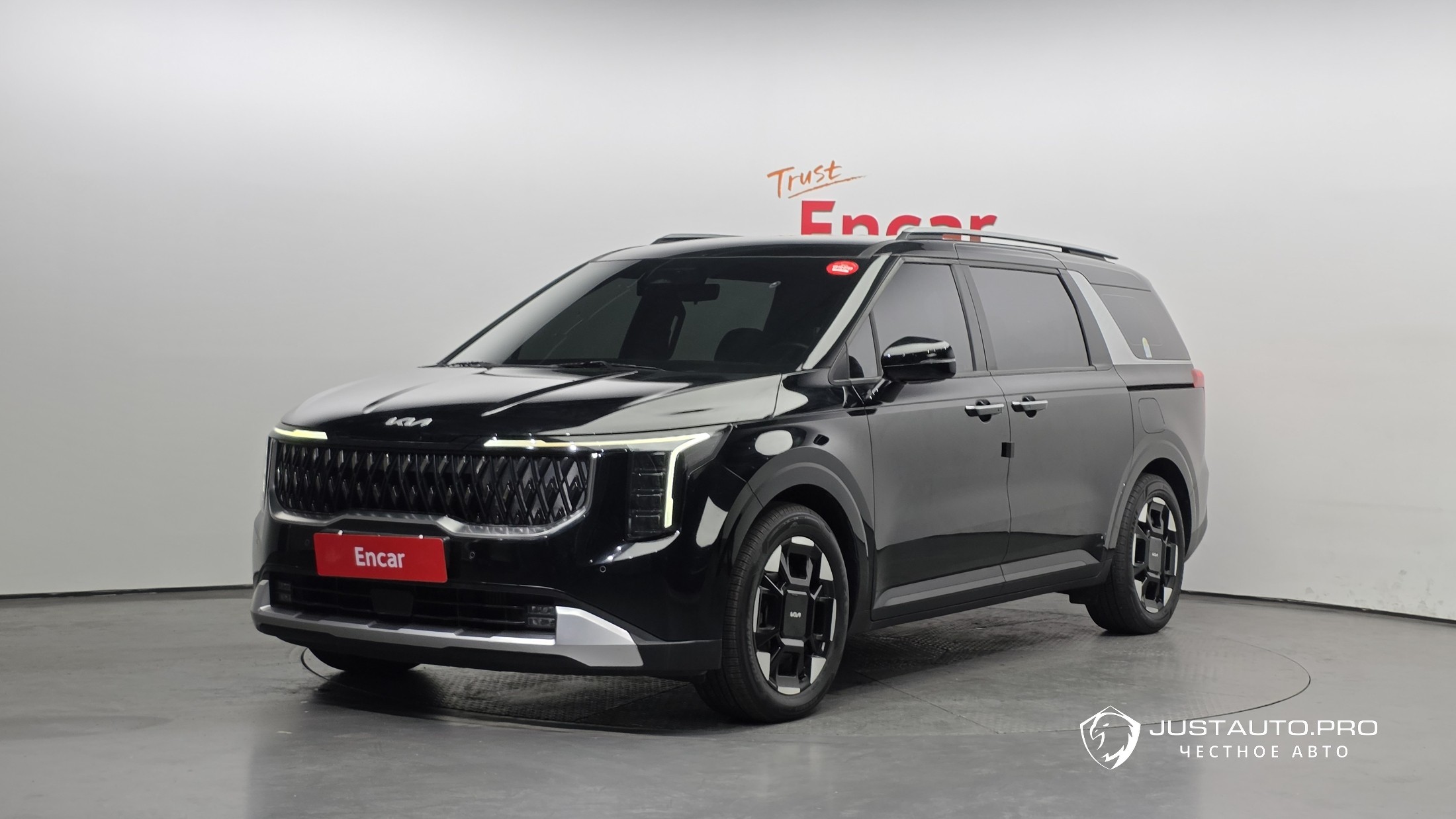 Автомобиль Kia Canival