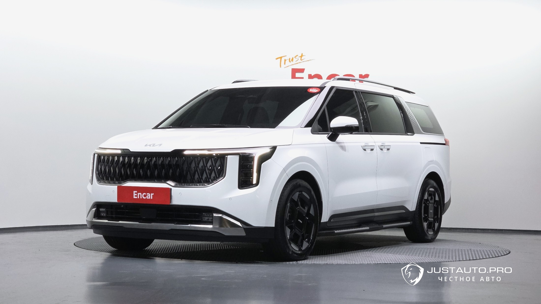 Автомобиль Kia Canival