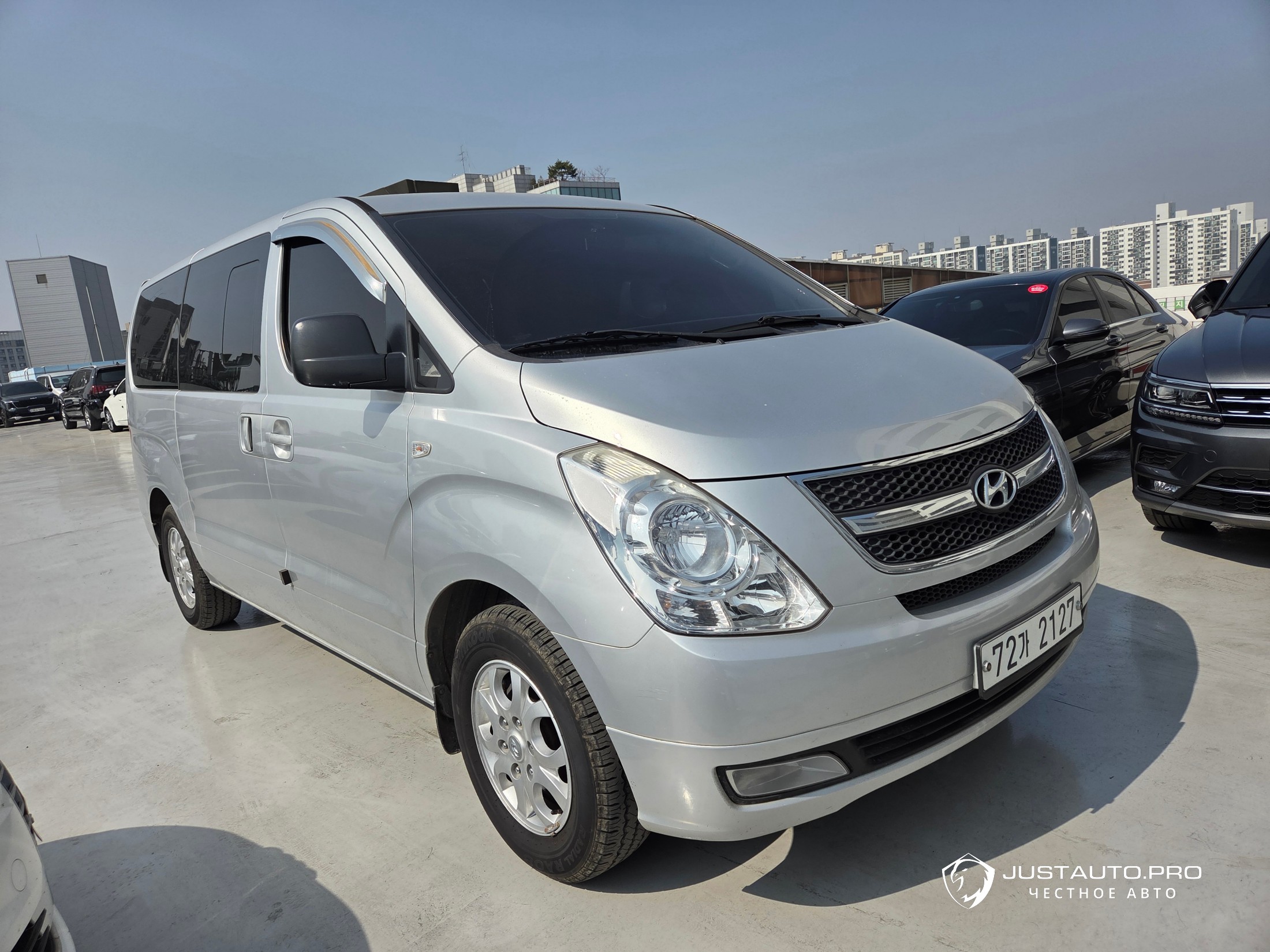 Автомобиль Hyundai Starex
