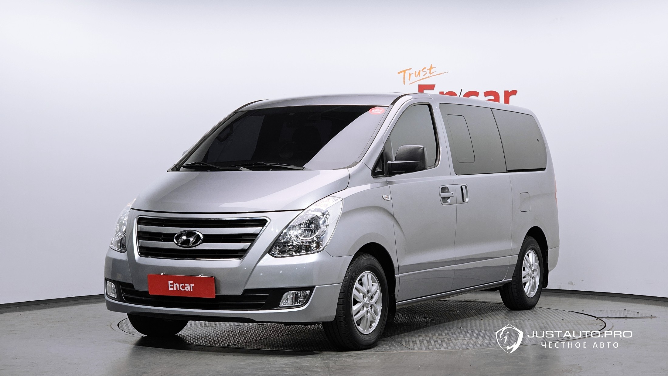 Автомобиль Hyundai Starex