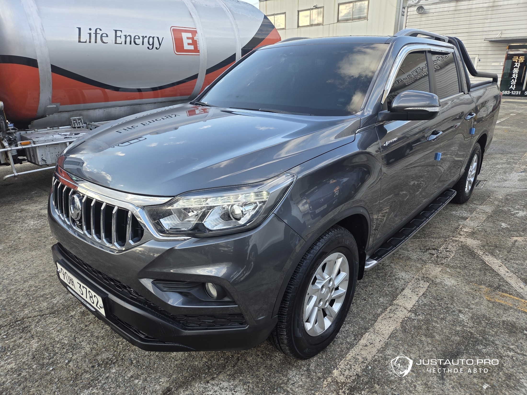 Автомобиль KG_Mobility_Ssangyong Rexton