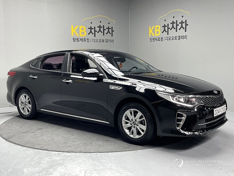 Автомобиль Kia K5