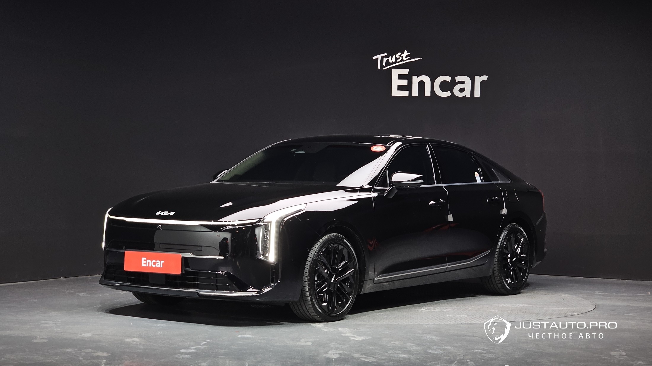 Автомобиль Kia K8