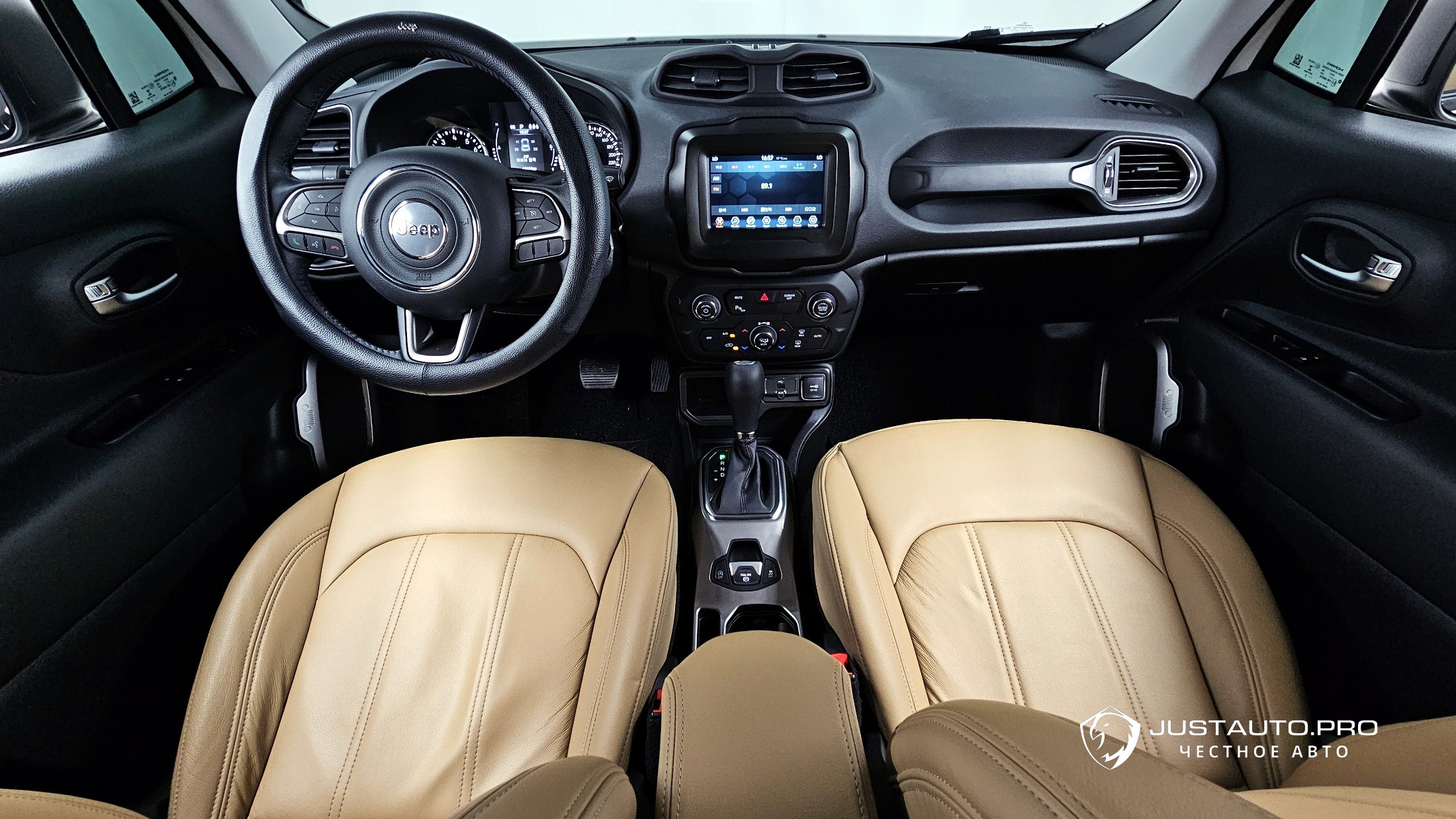 Автомобиль Jeep Renegade