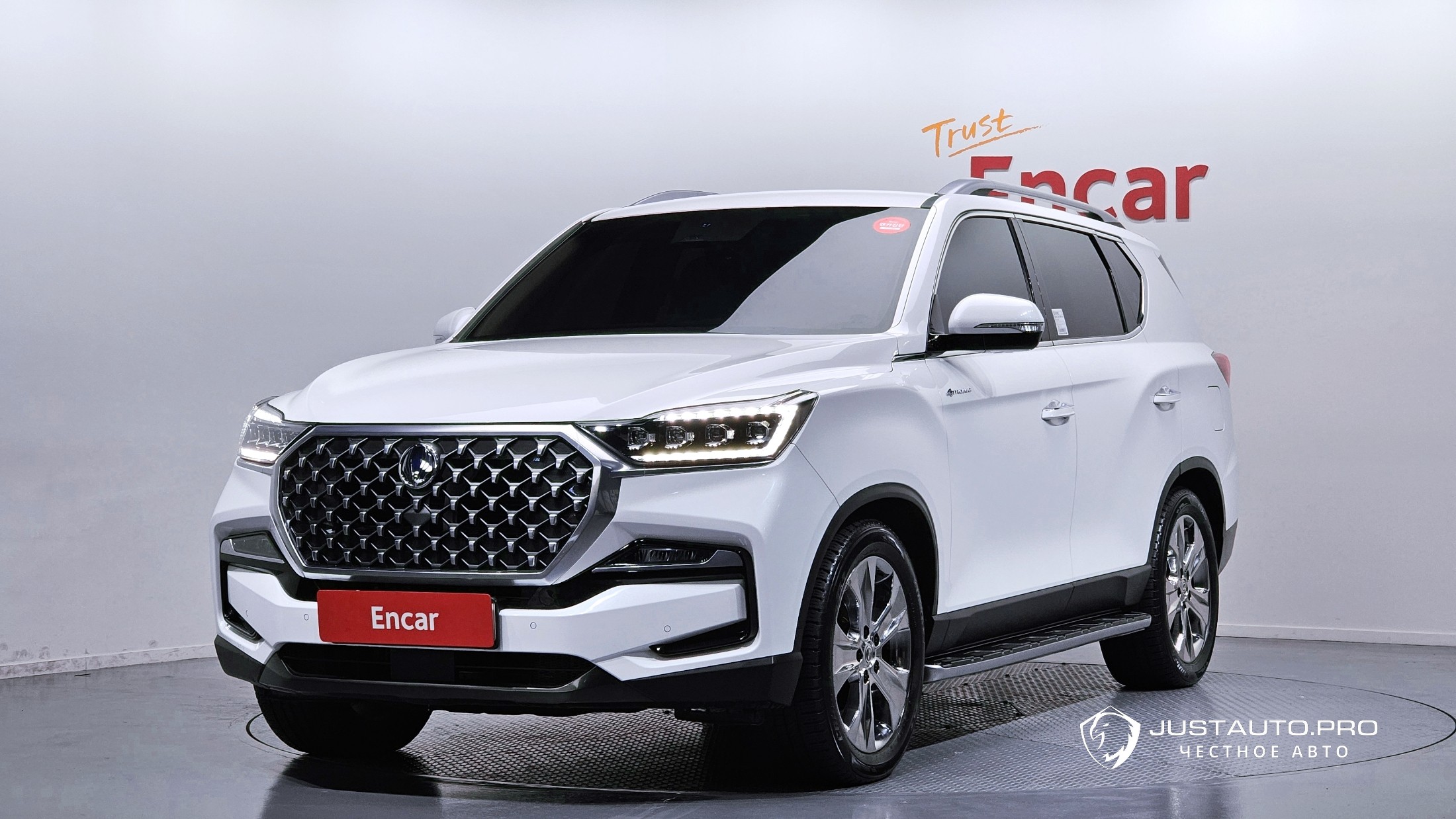 Автомобиль KG_Mobility_Ssangyong Rexton