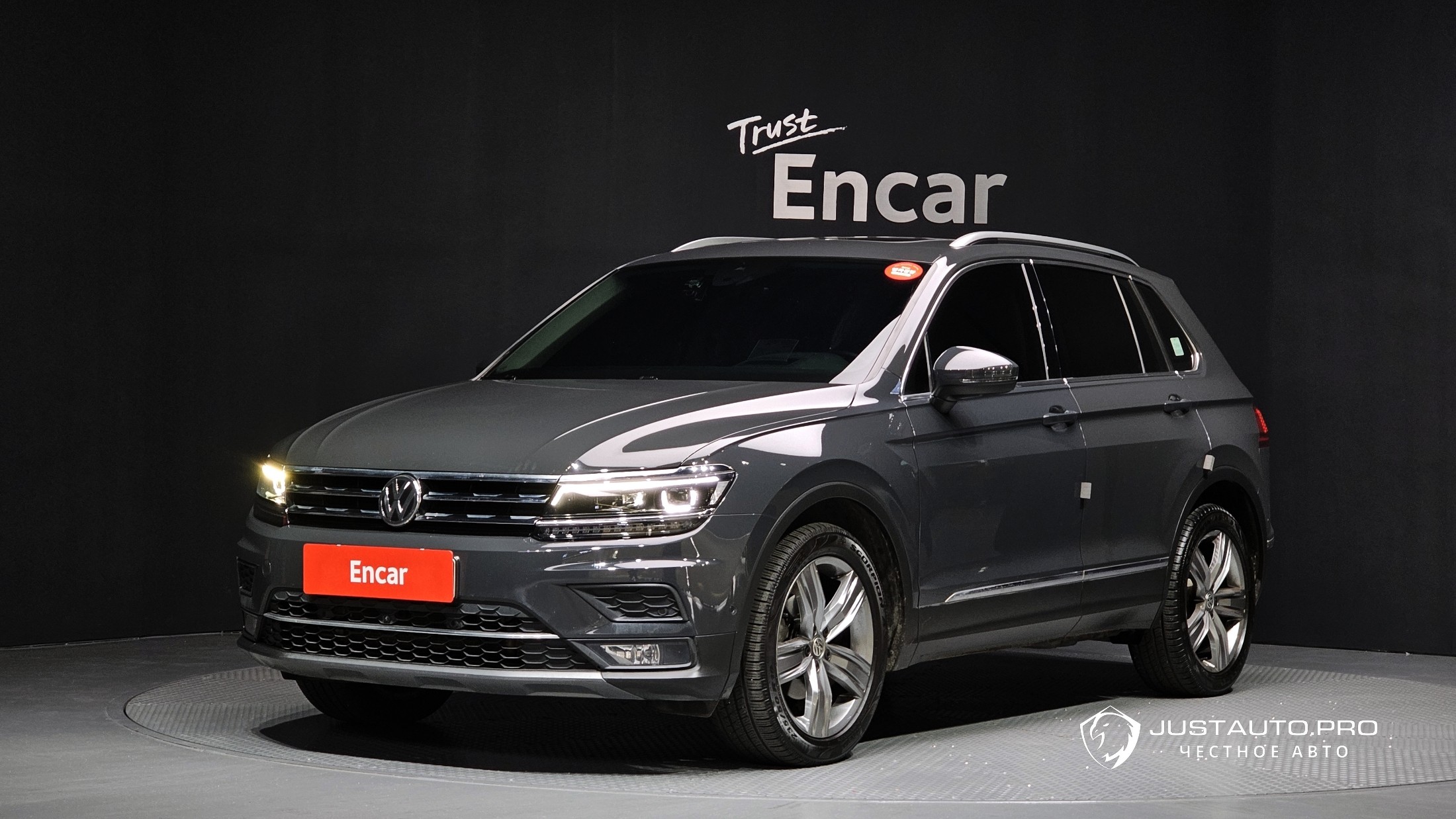 Автомобиль Volkswagen Tiguan