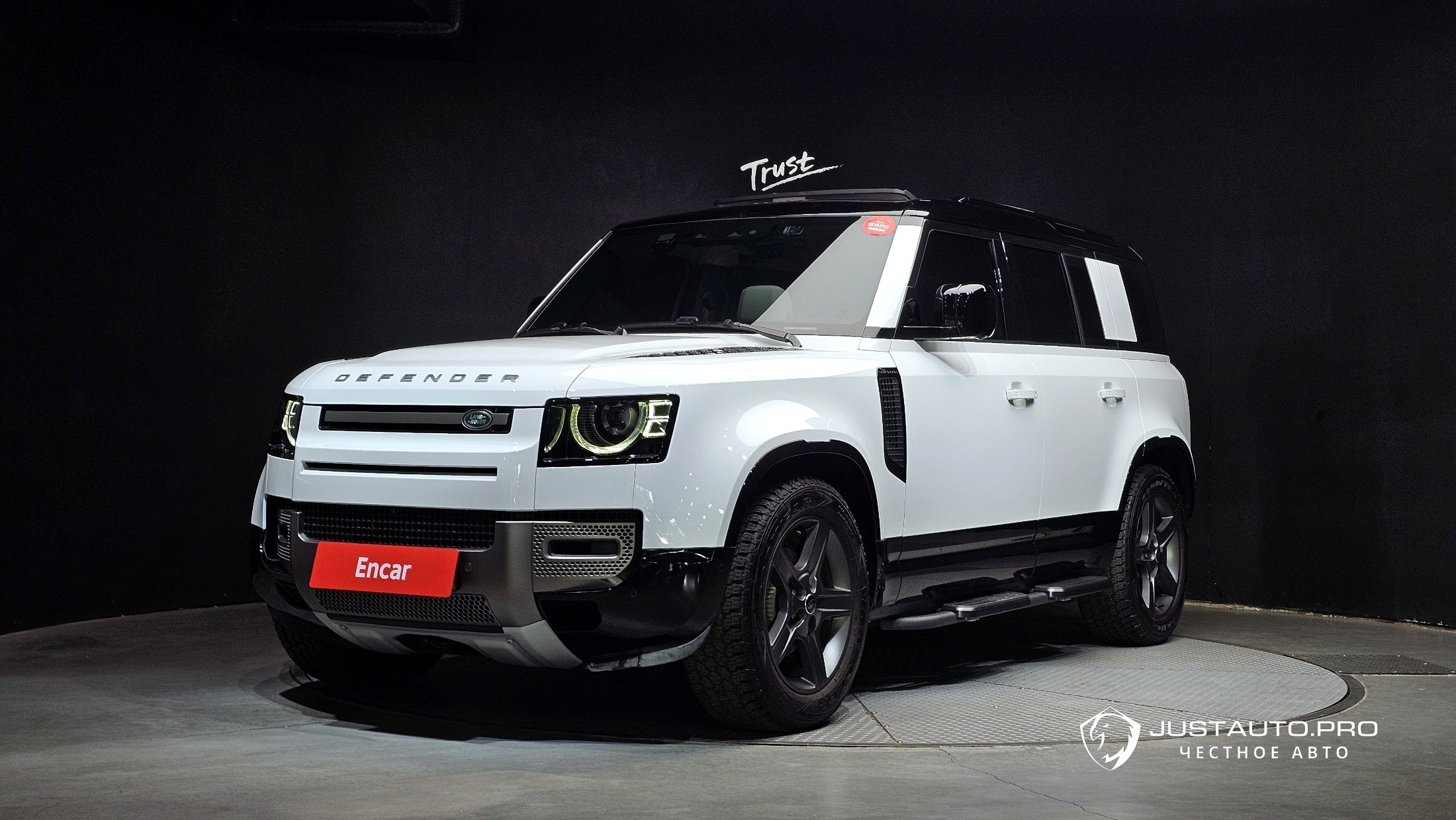 Автомобиль Land Rover Defender