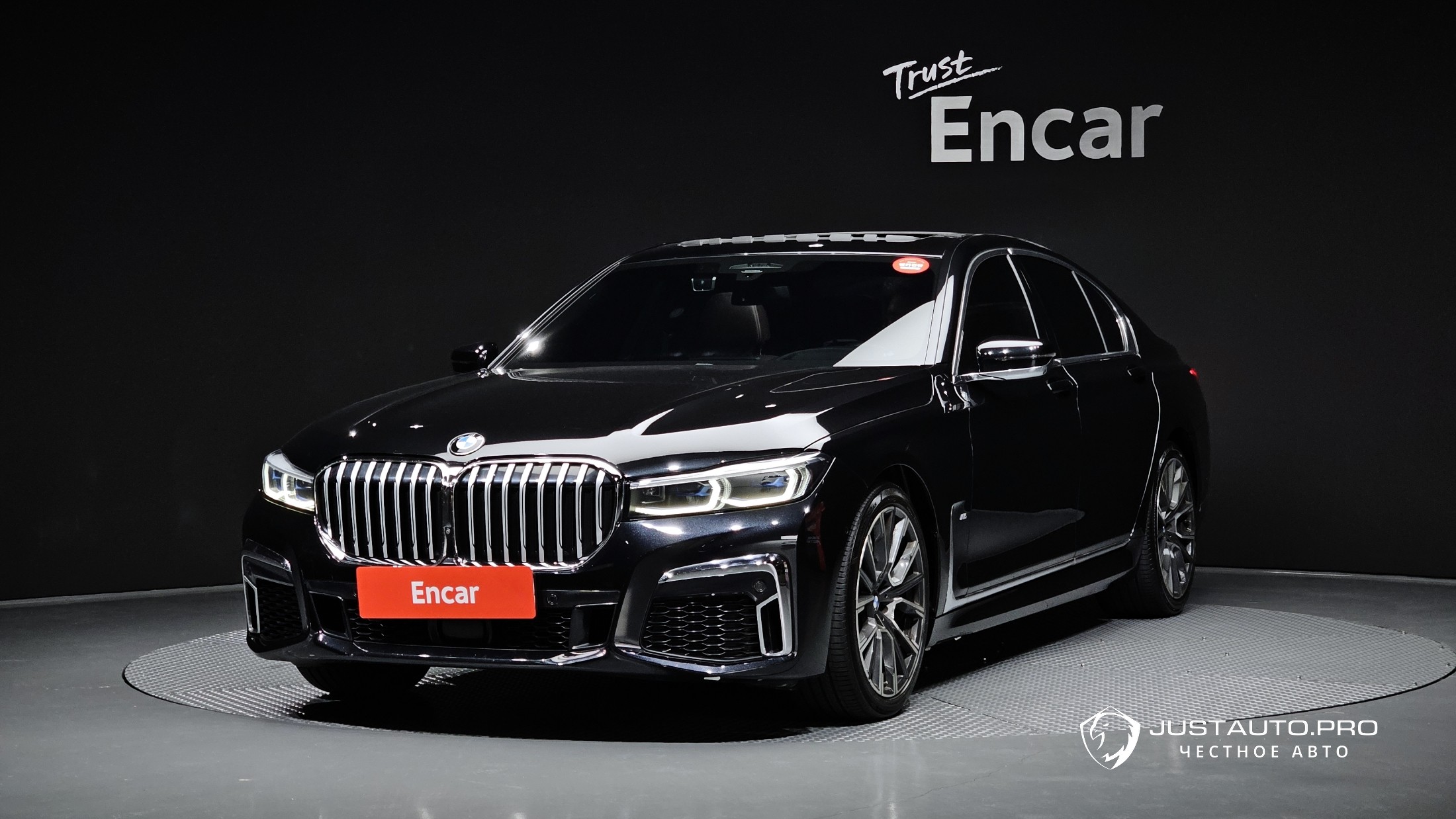 Автомобиль BMW 7-Series