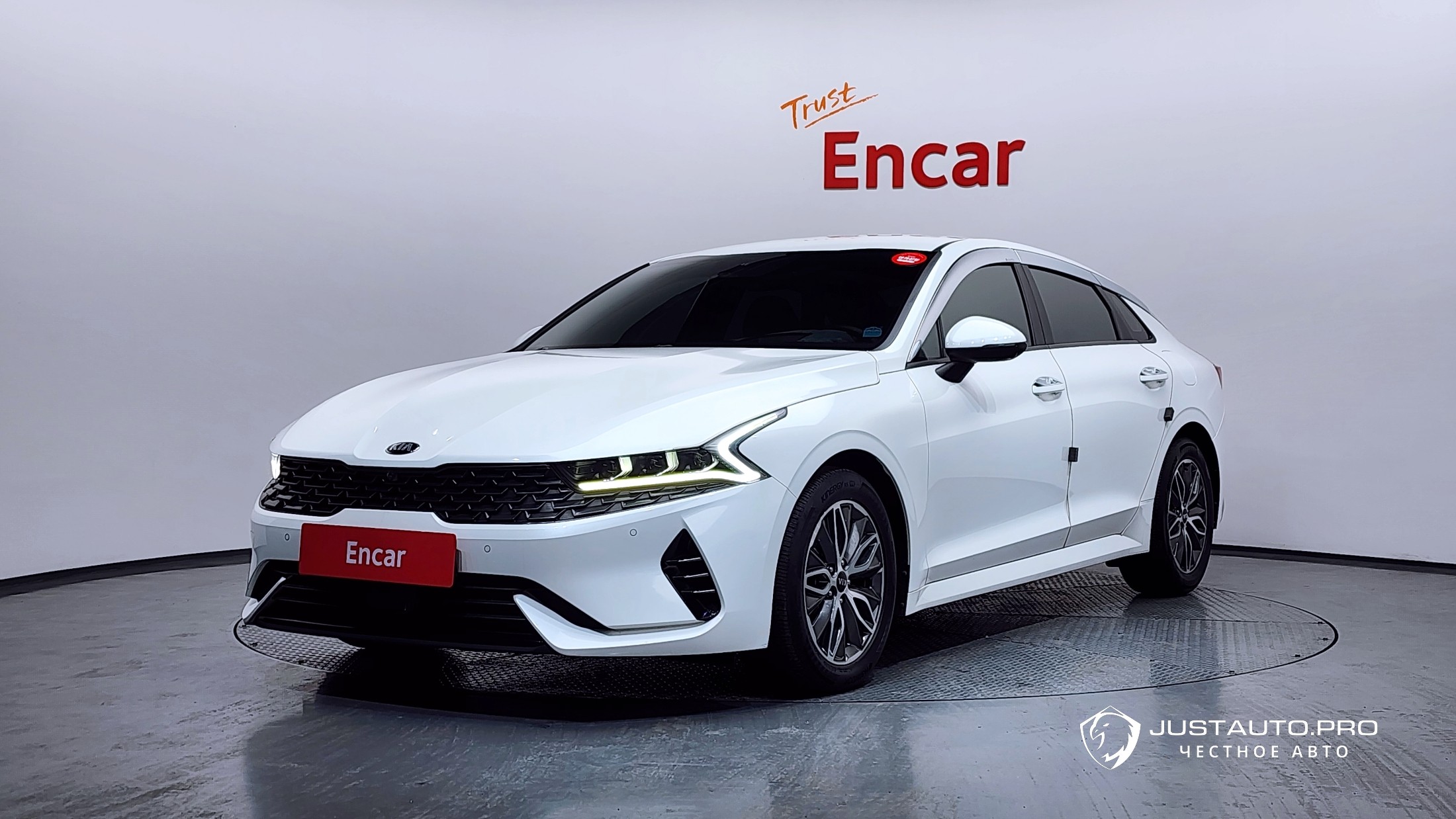 Автомобиль Kia K5