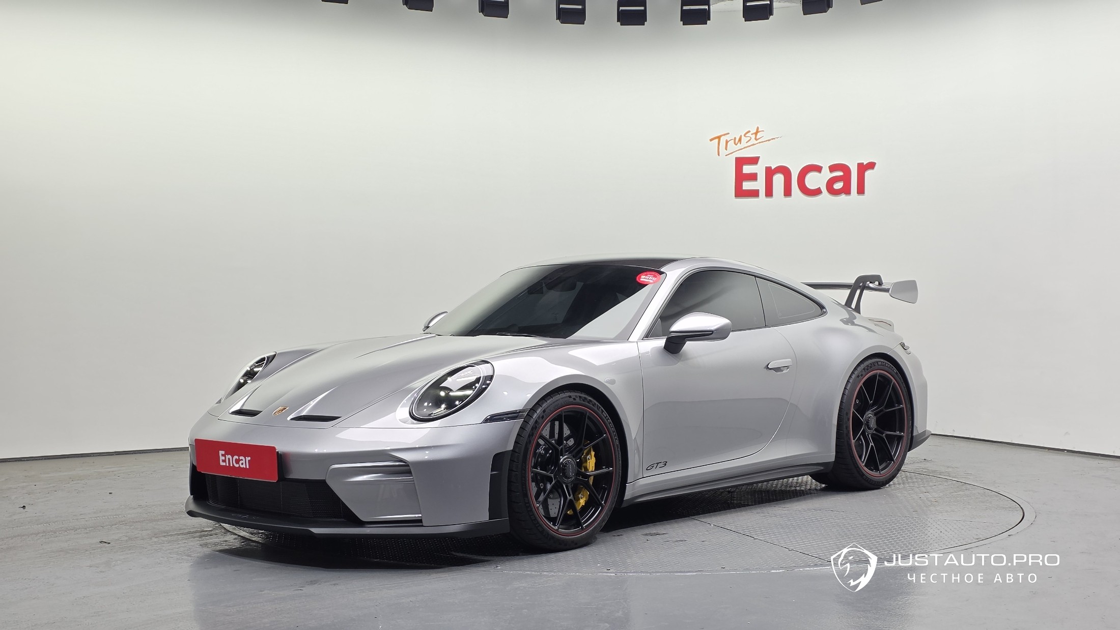 Автомобиль Porsche 911