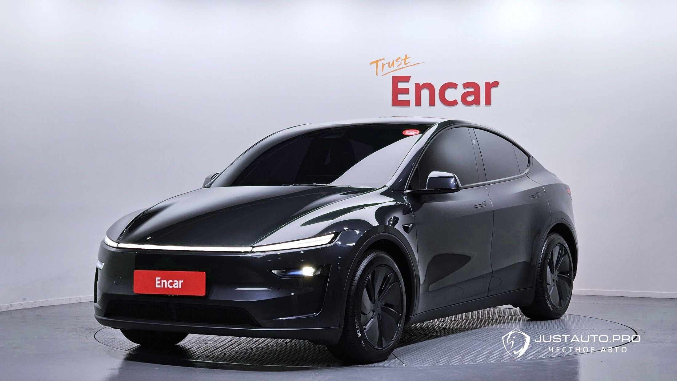 Автомобиль Tesla Model Y