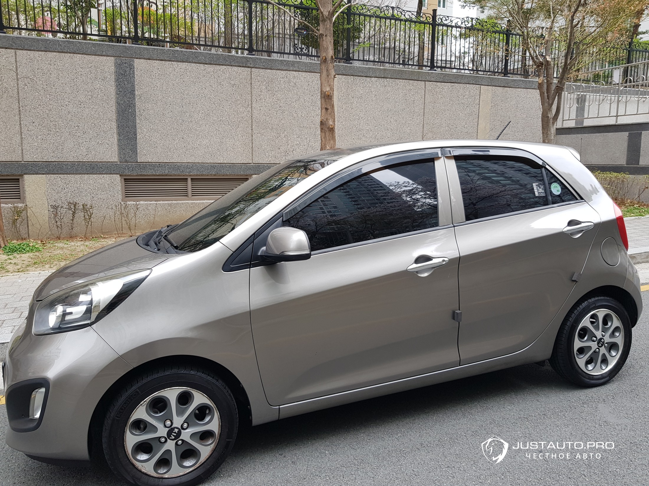 Автомобиль Kia morning