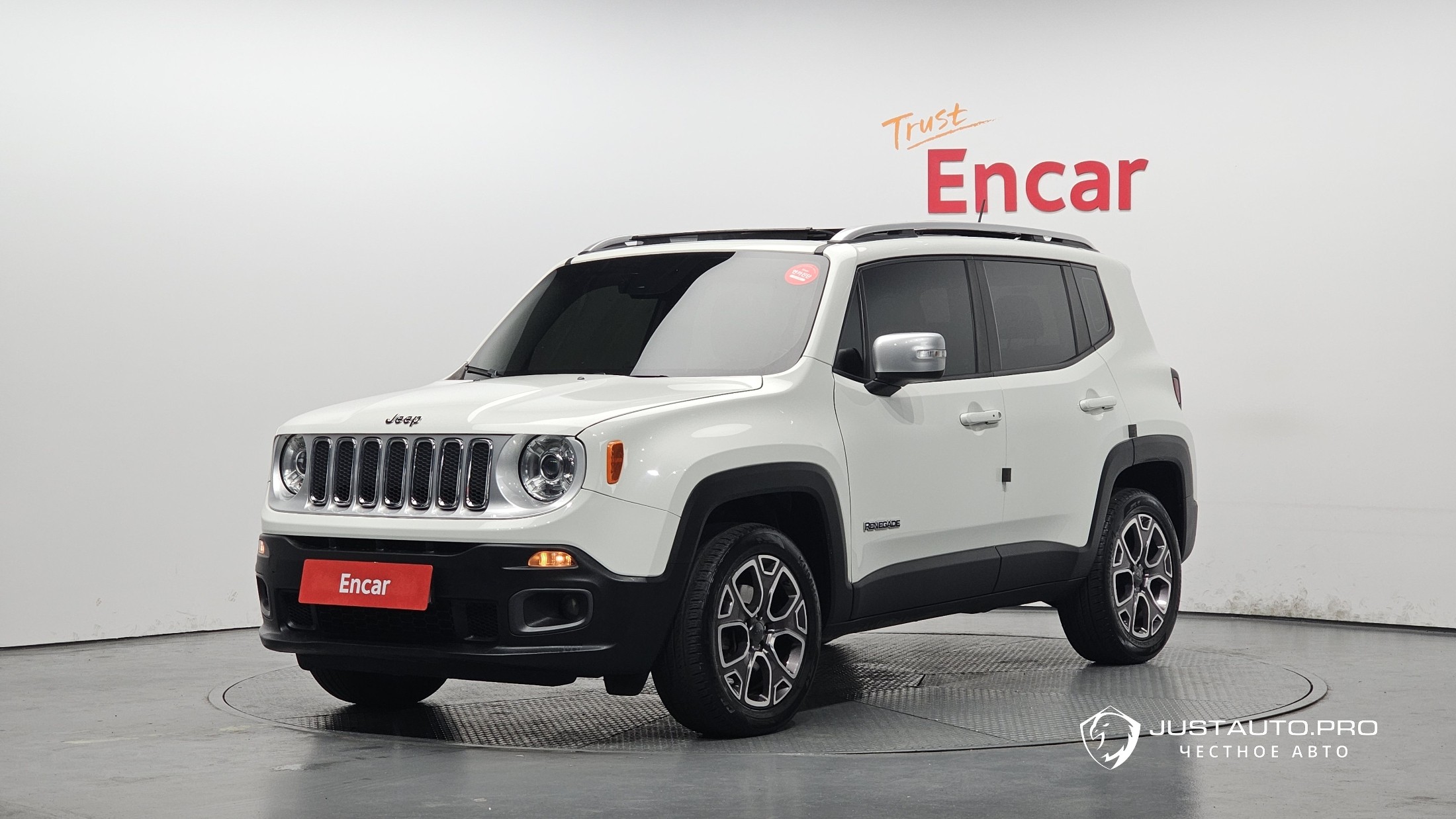 Автомобиль Jeep Renegade