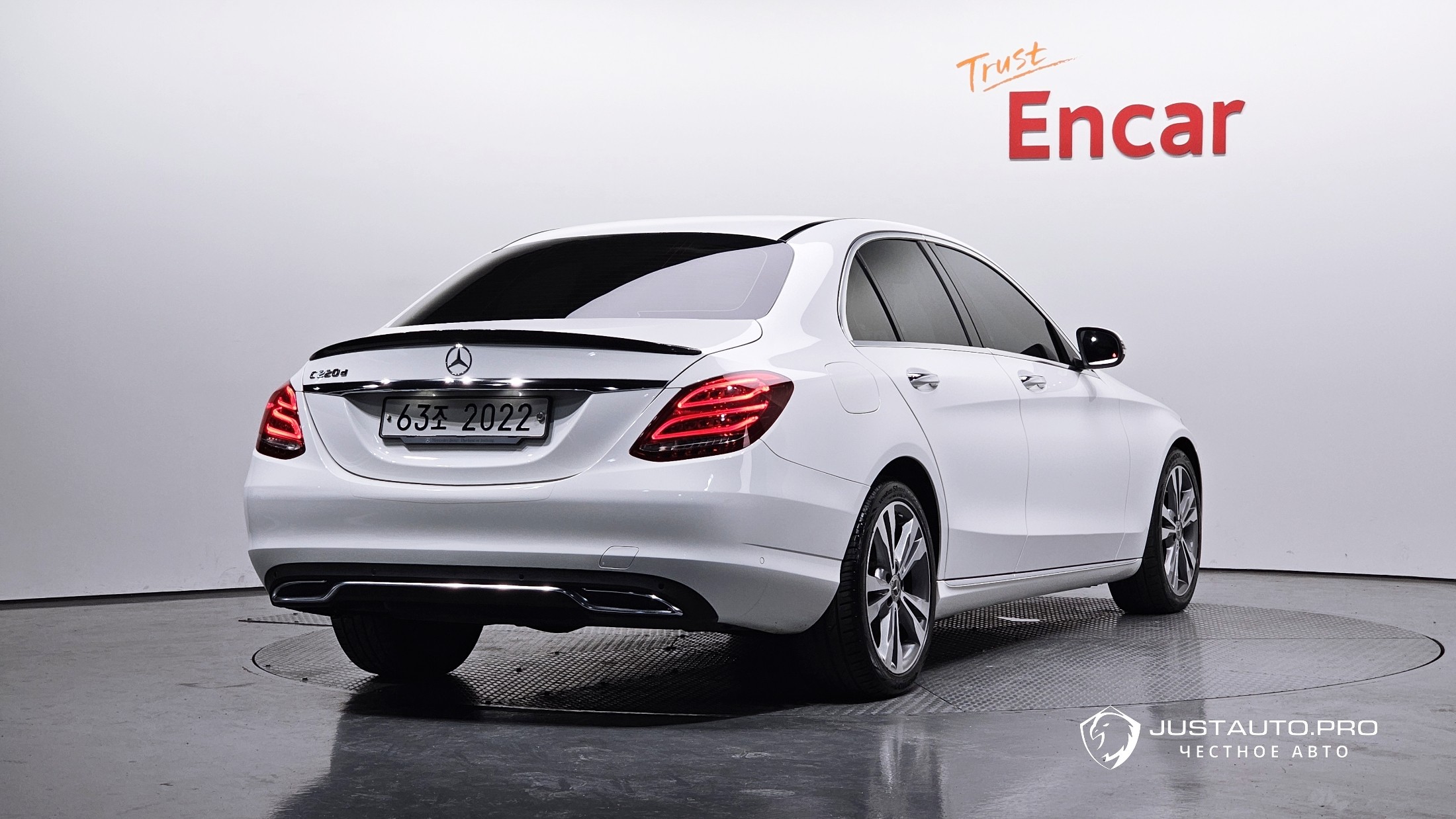 Автомобиль Mercedes-Benz C-Class