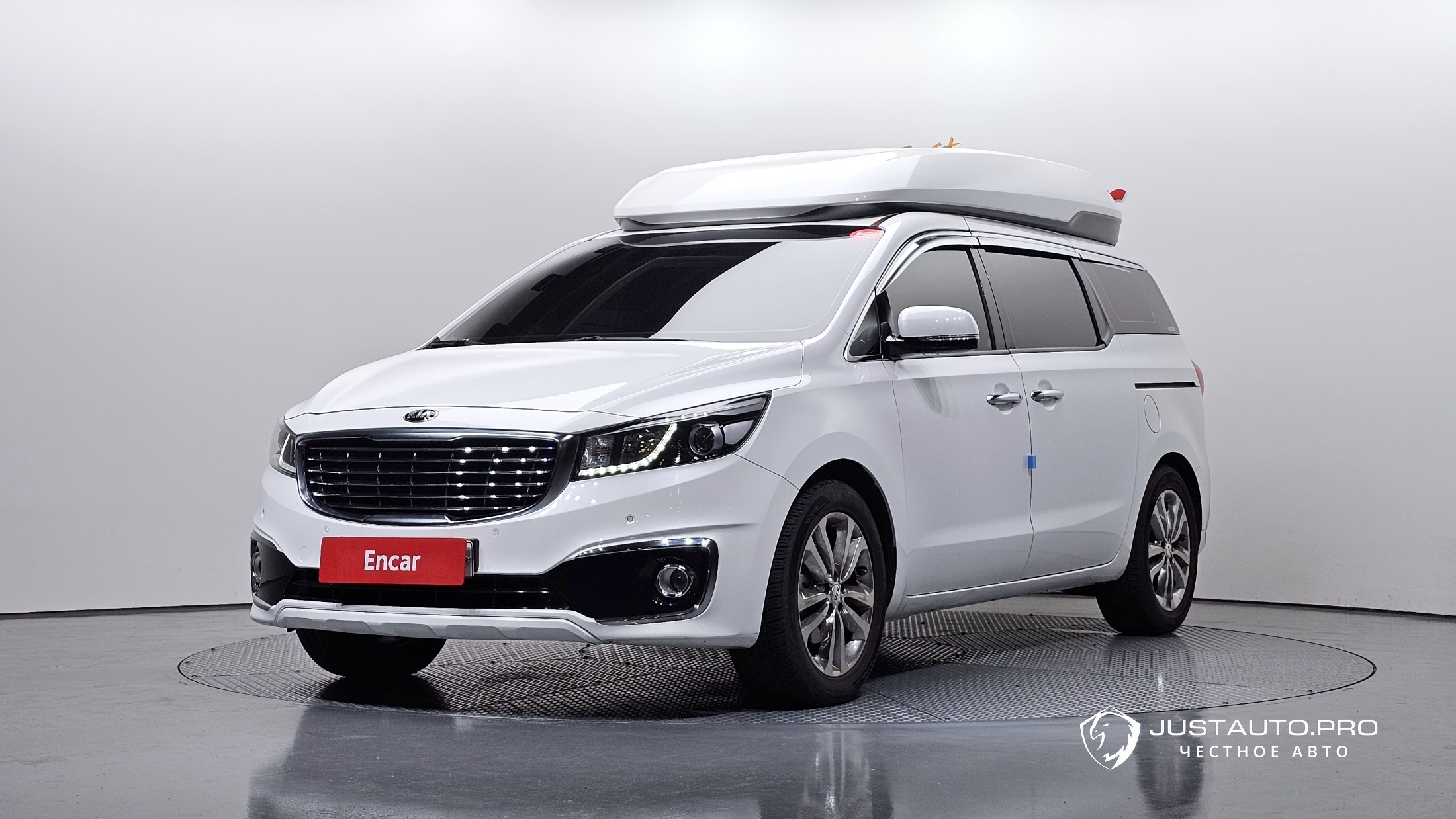 Автомобиль Kia Canival