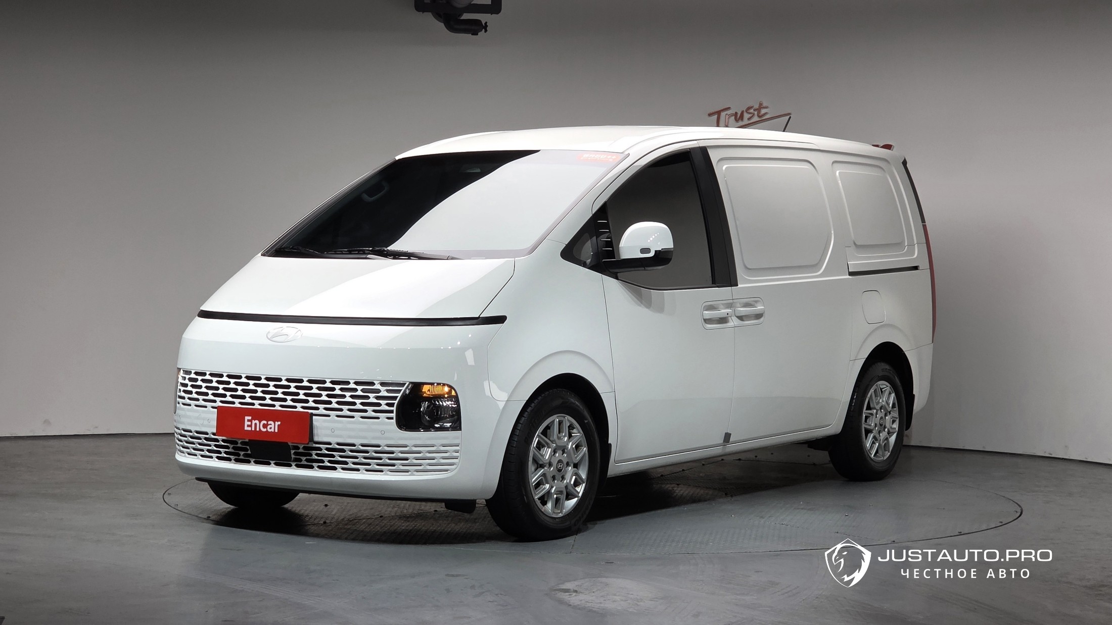Автомобиль Hyundai Staria