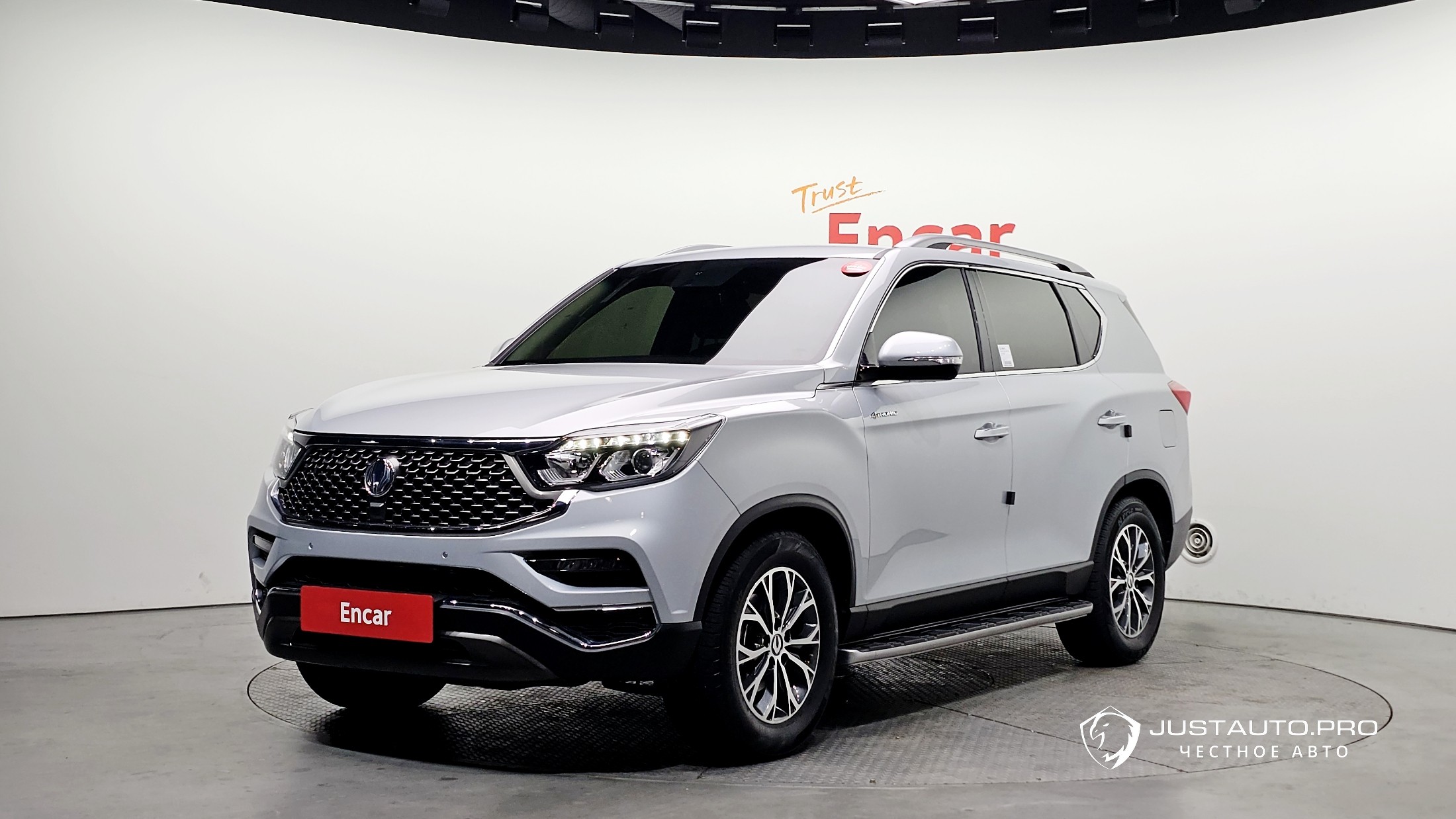 Автомобиль KG_Mobility_Ssangyong Rexton