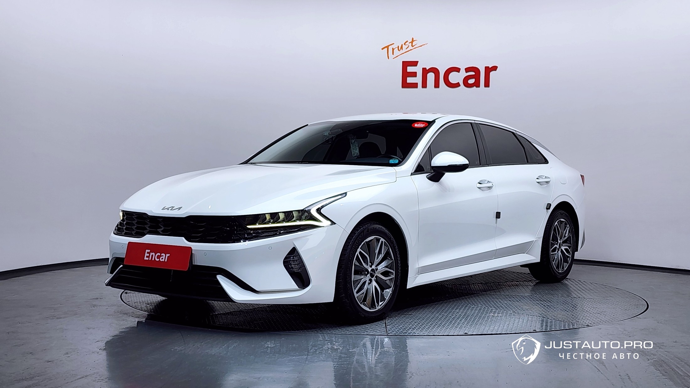 Автомобиль Kia K5