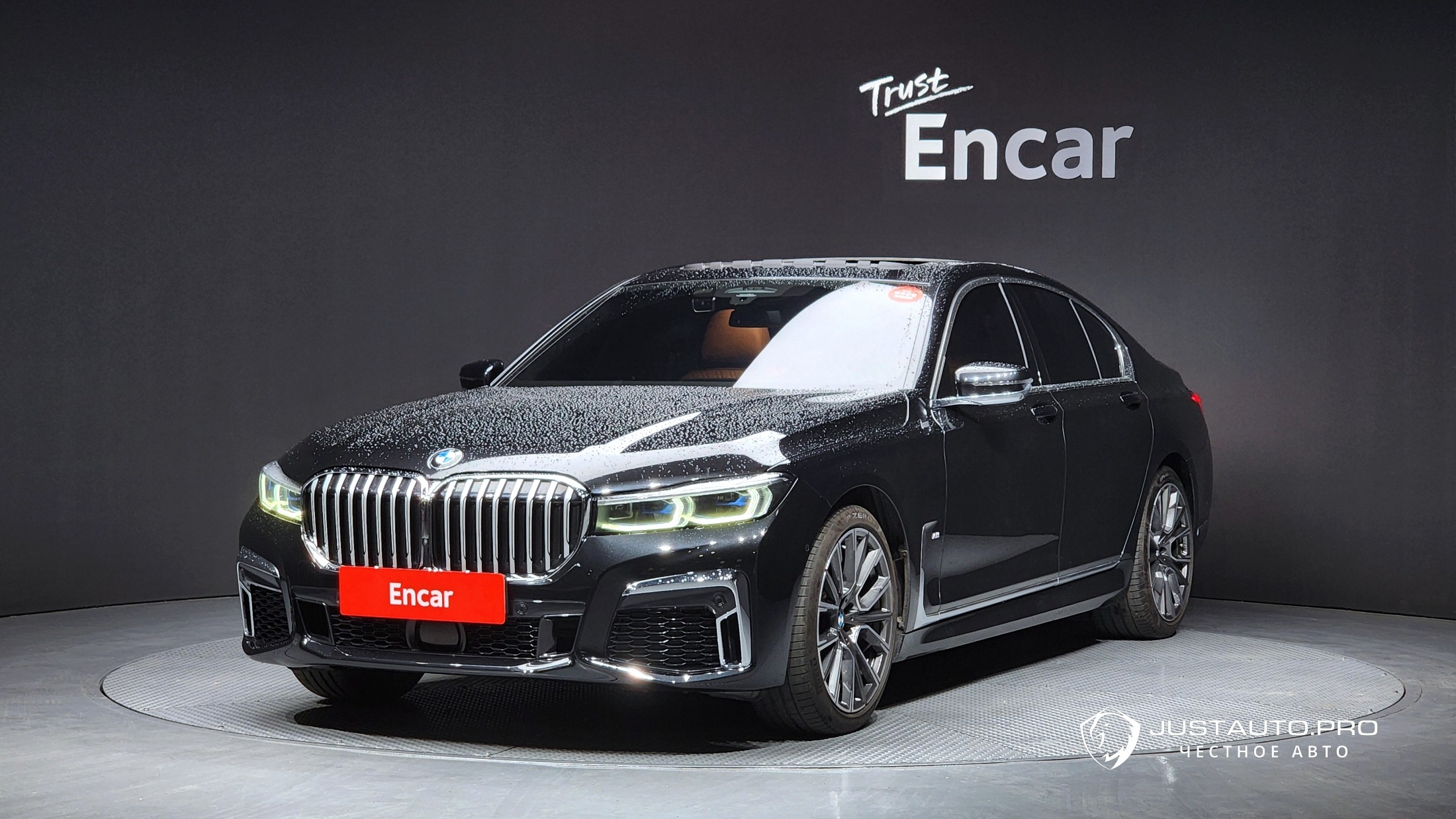 Автомобиль BMW 7-Series