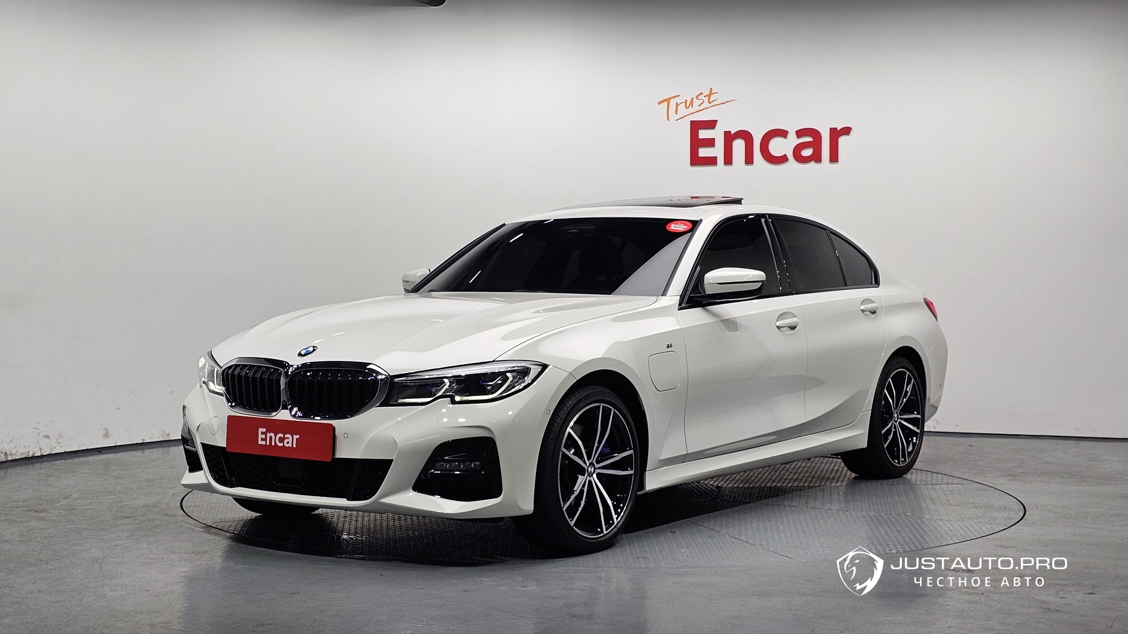 Автомобиль BMW 3-Series