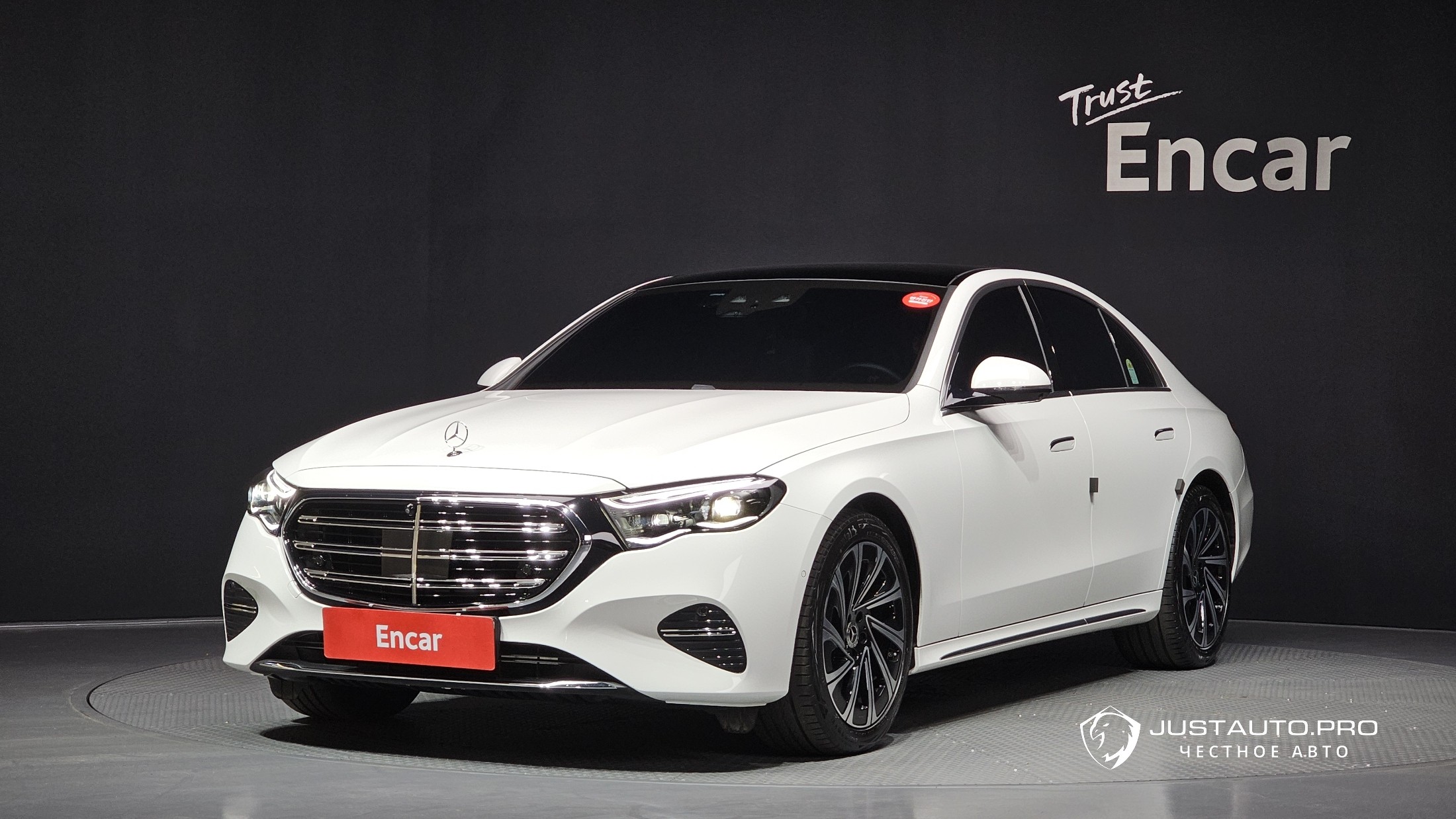 Автомобиль Mercedes-Benz E-Class