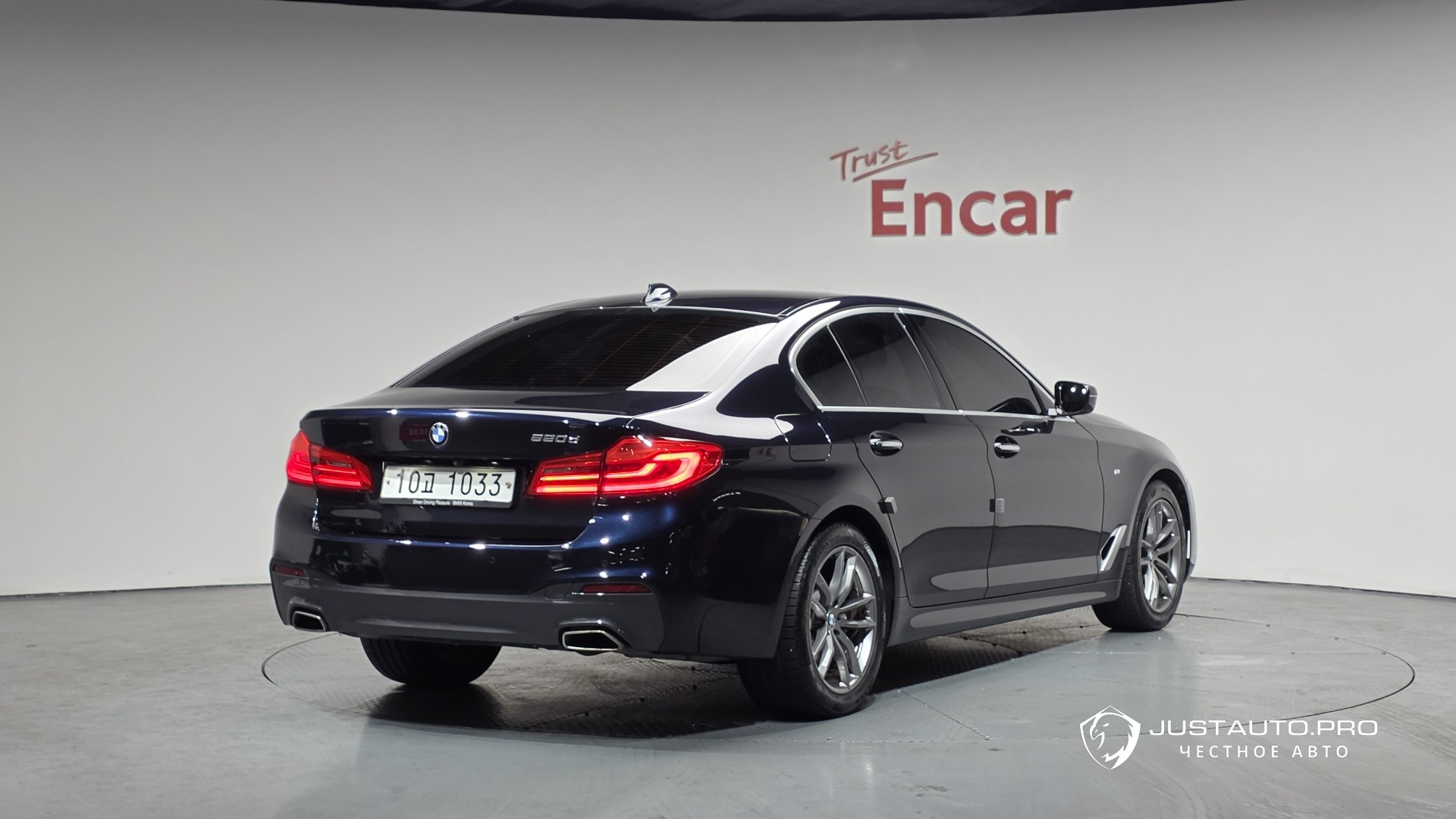 Автомобиль BMW 5-Series