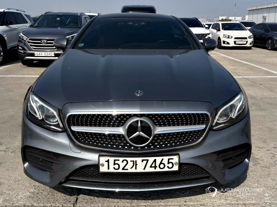 Автомобиль Mercedes-Benz E-Class