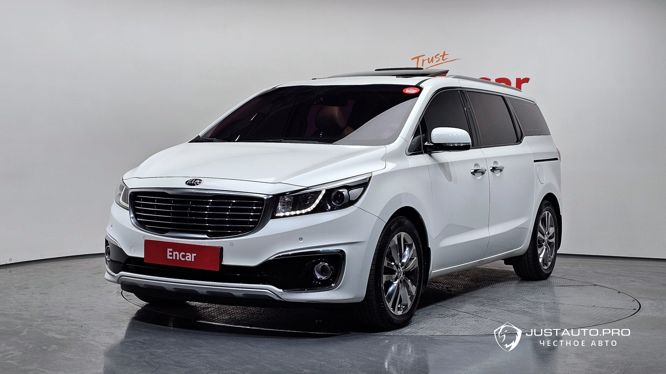 Автомобиль Kia Canival