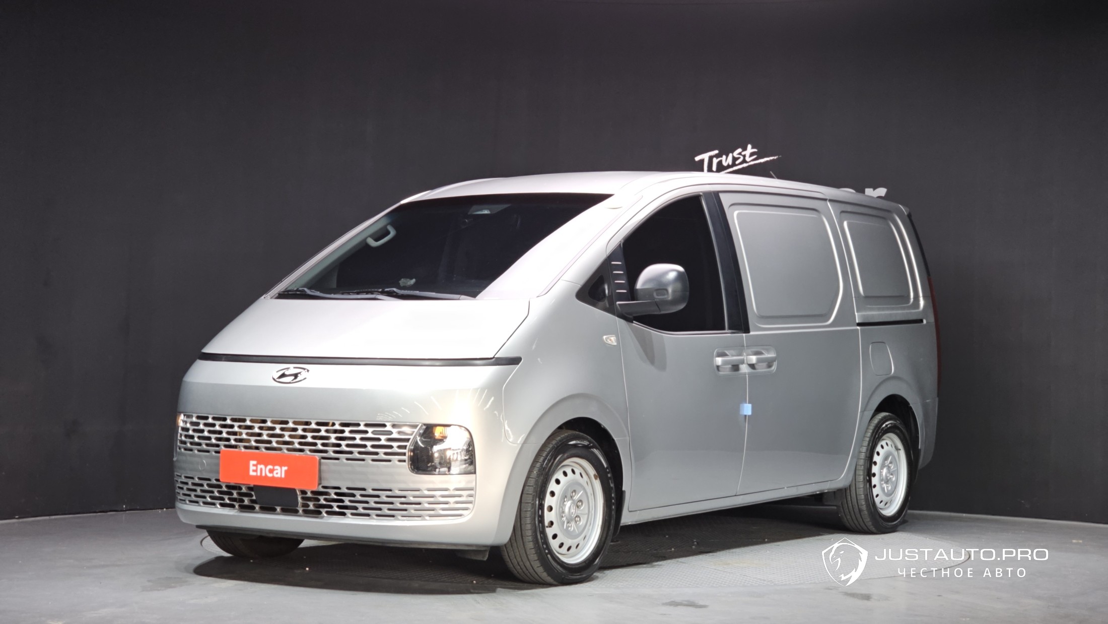 Автомобиль Hyundai Staria