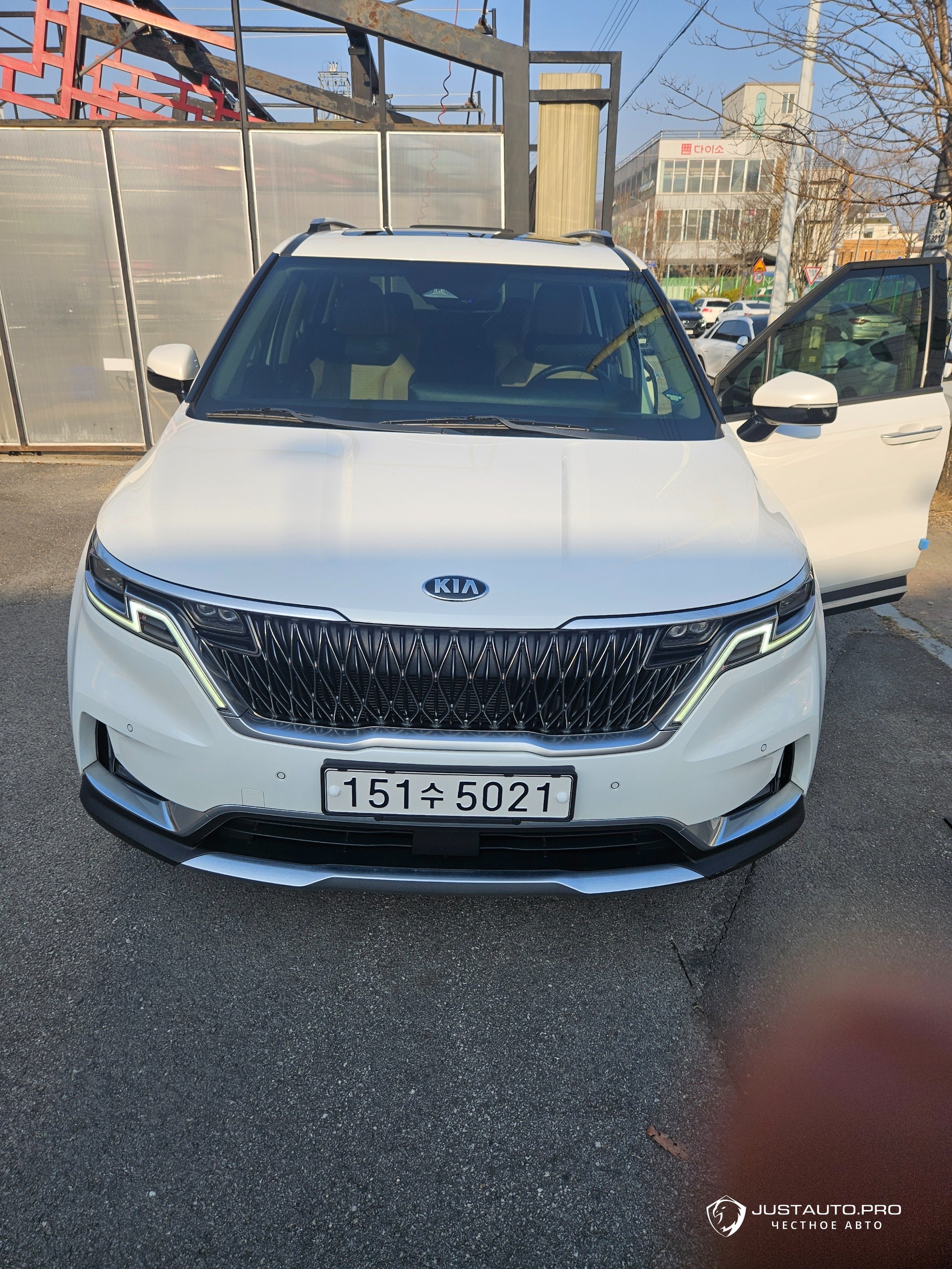 Автомобиль Kia Canival