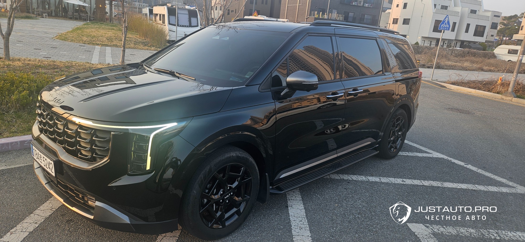 Автомобиль Kia Canival