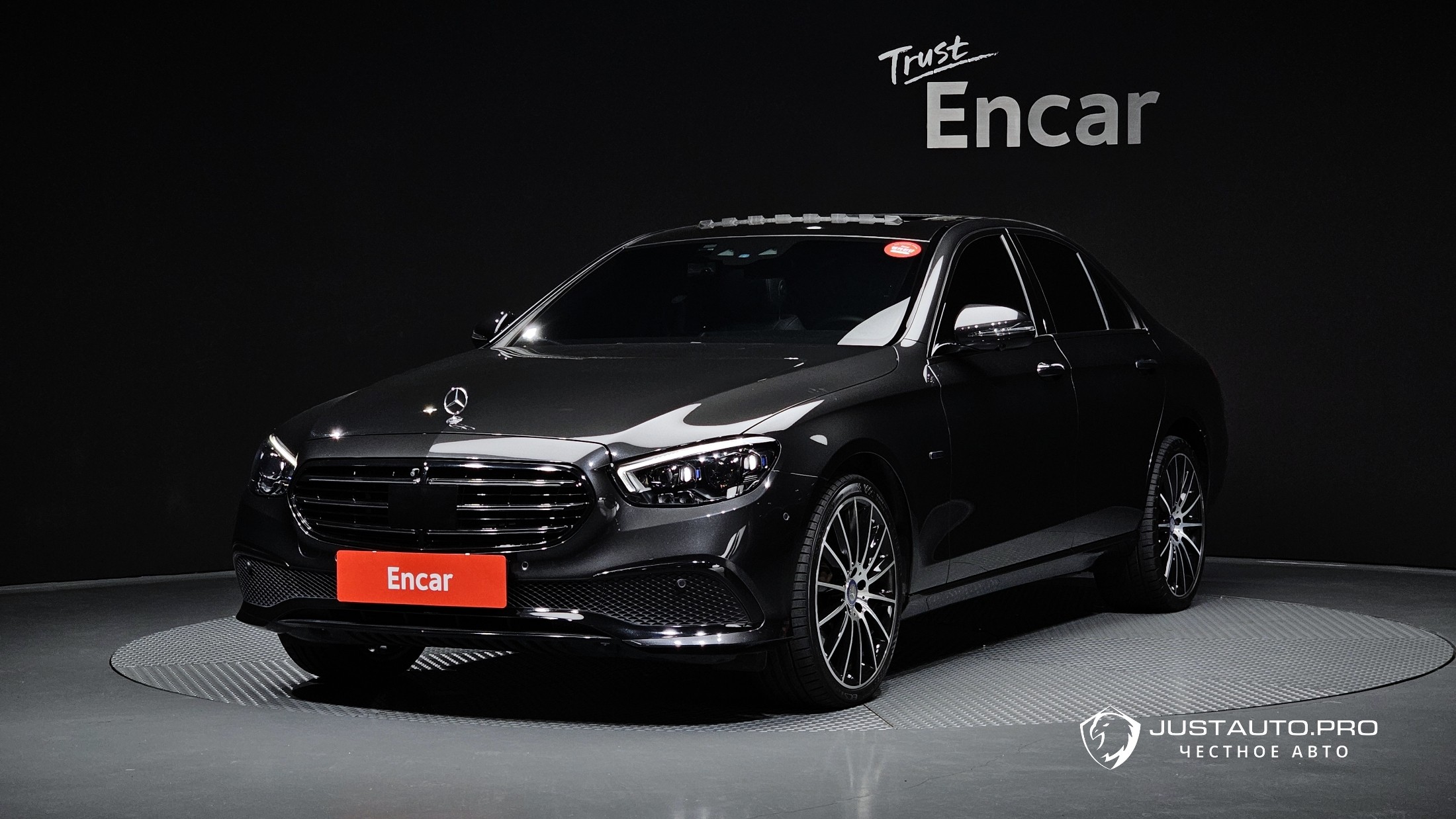 Автомобиль Mercedes-Benz E-Class