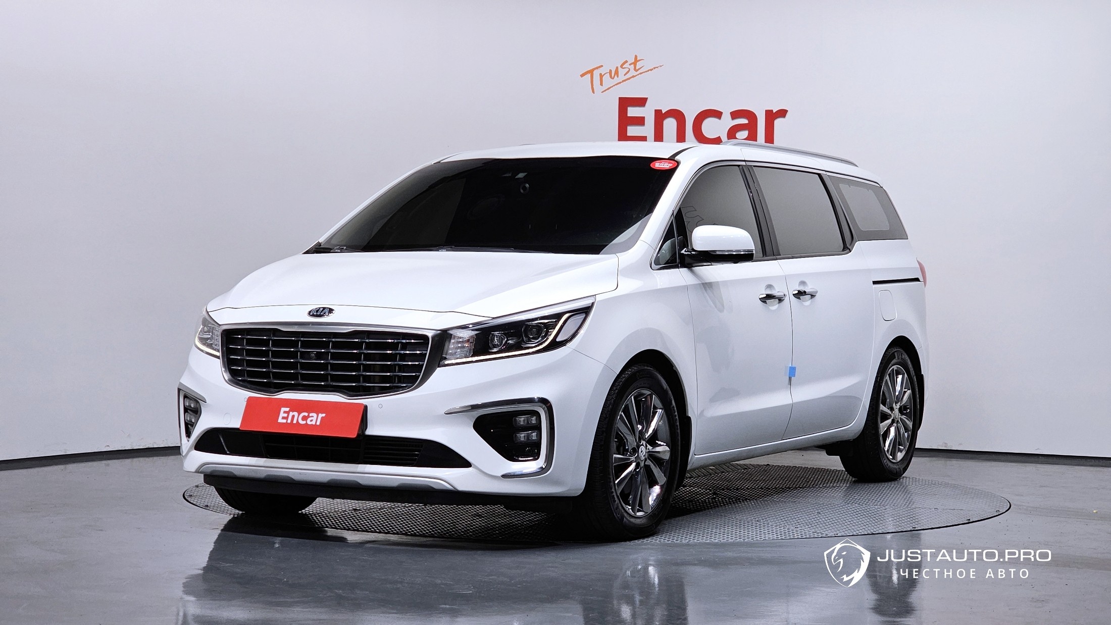 Автомобиль Kia Canival