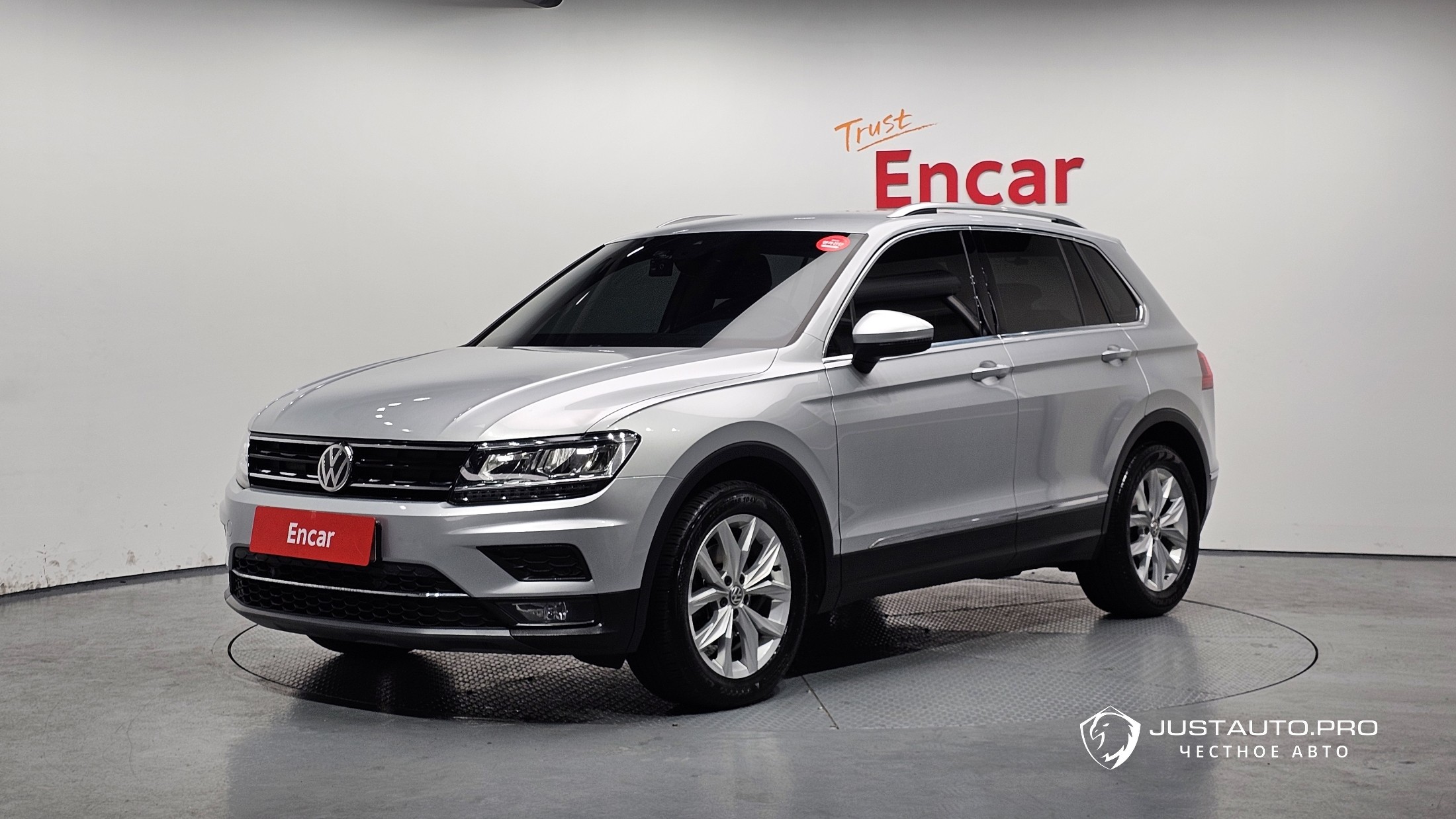 Автомобиль Volkswagen Tiguan