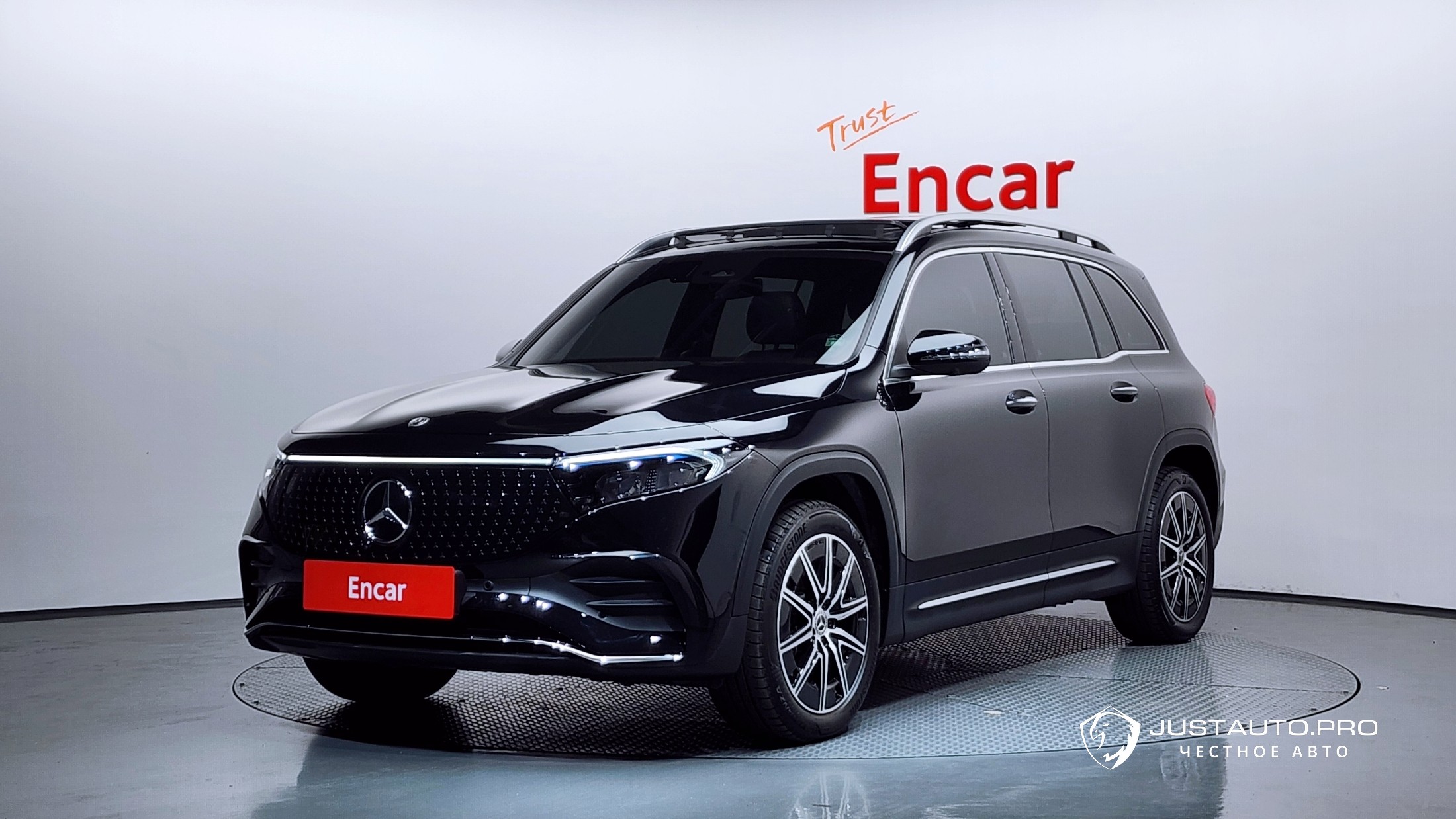 Автомобиль Mercedes-Benz EQB