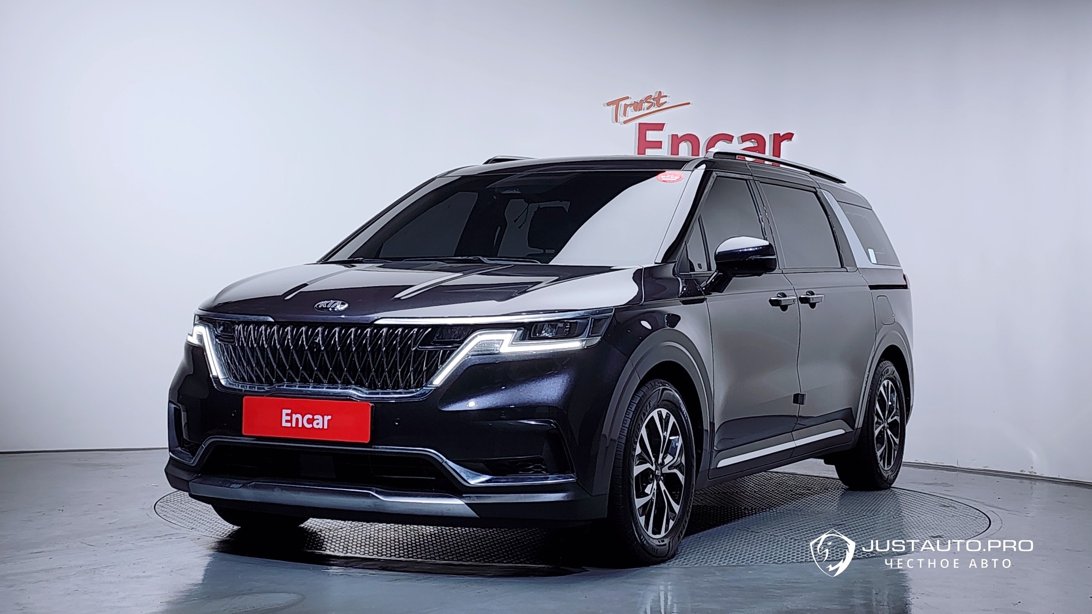 Автомобиль Kia Canival