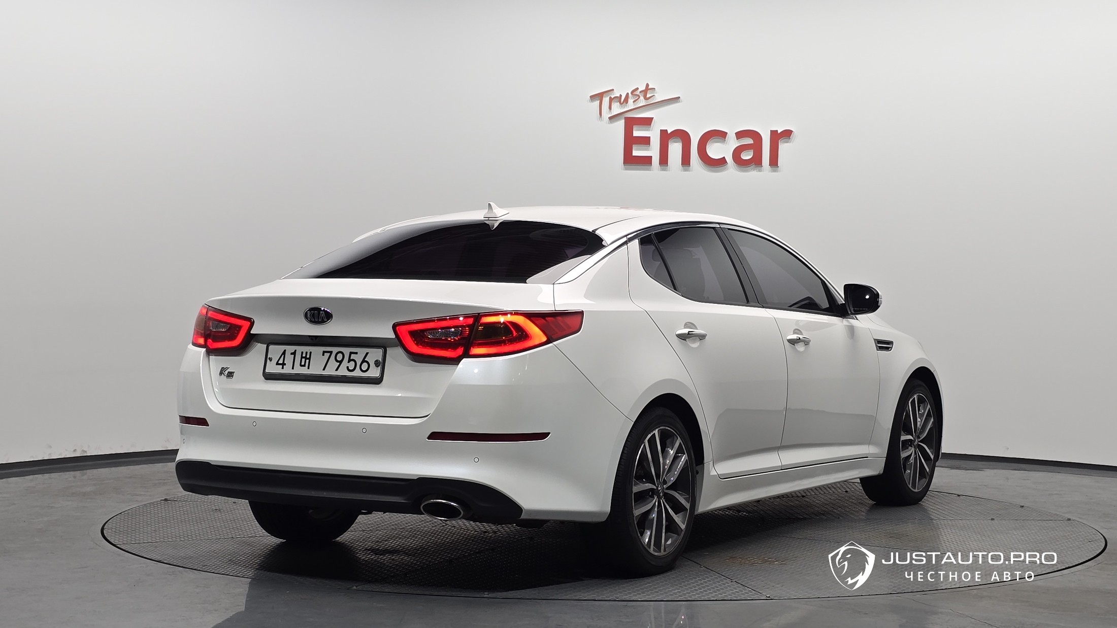 Автомобиль Kia K5