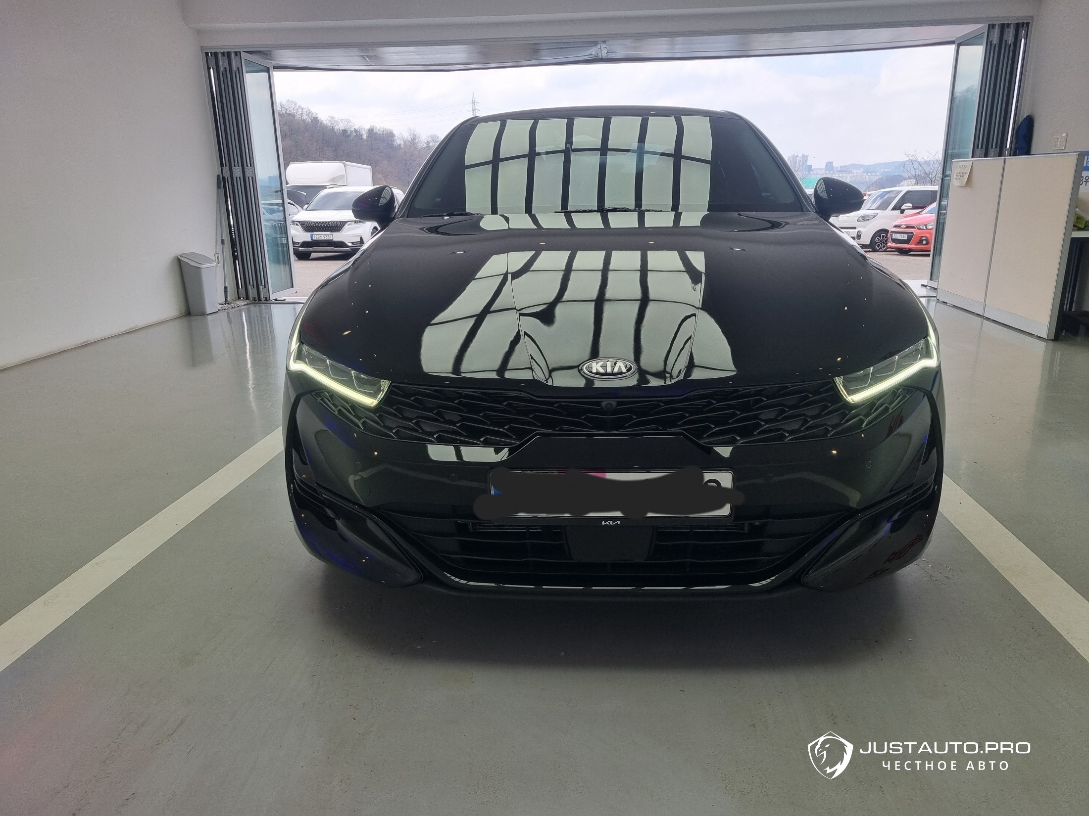 Автомобиль Kia K5